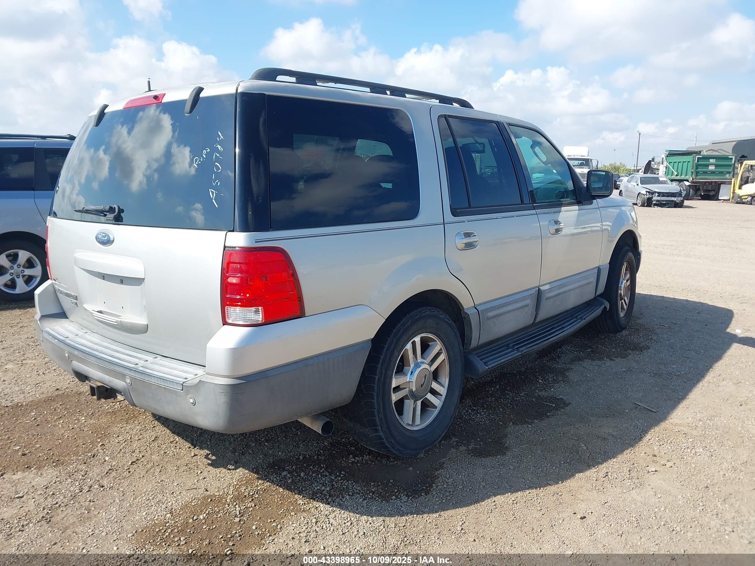 FORD EXPEDITION image 4