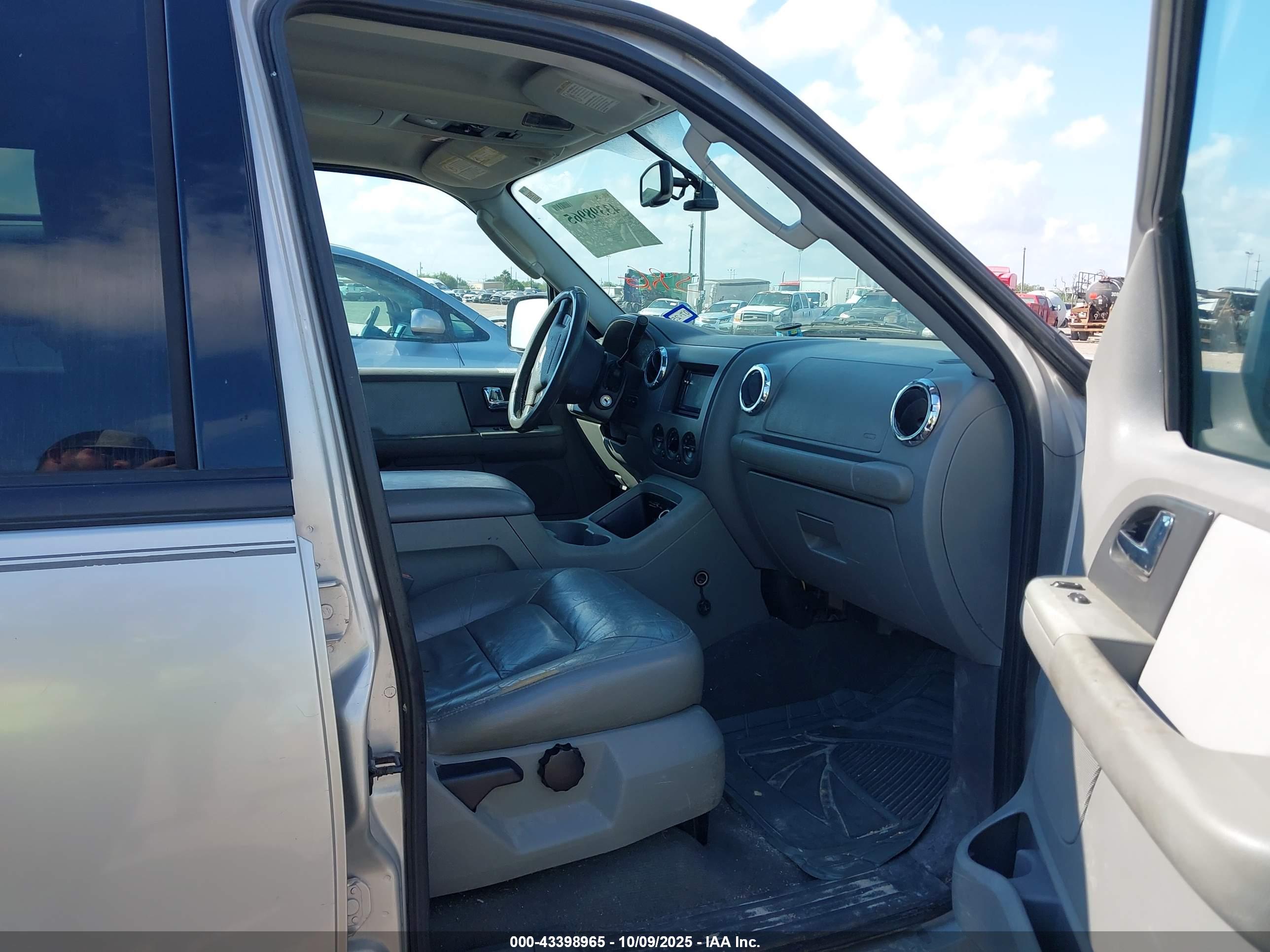 FORD EXPEDITION image 5