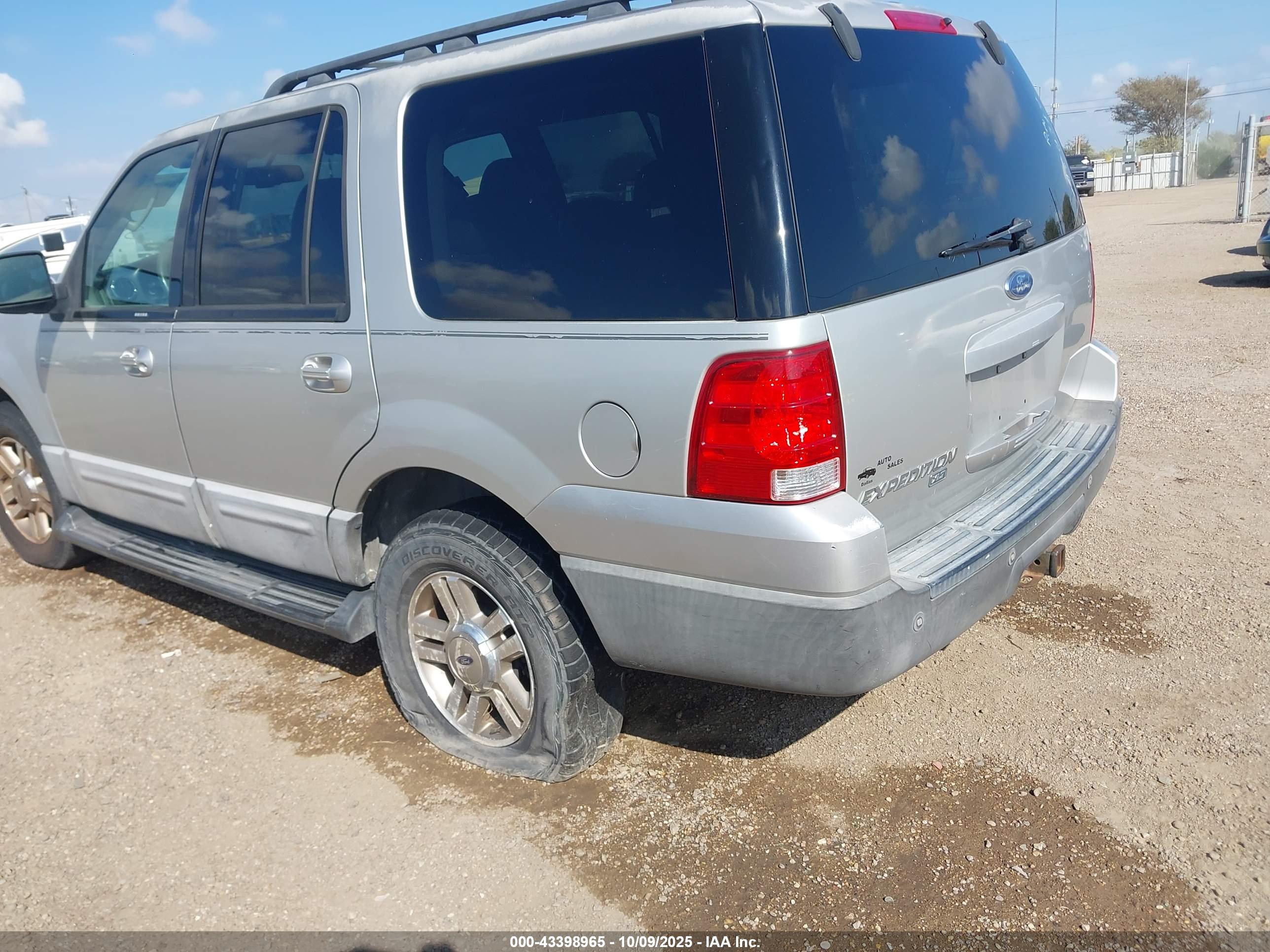 FORD EXPEDITION image 6