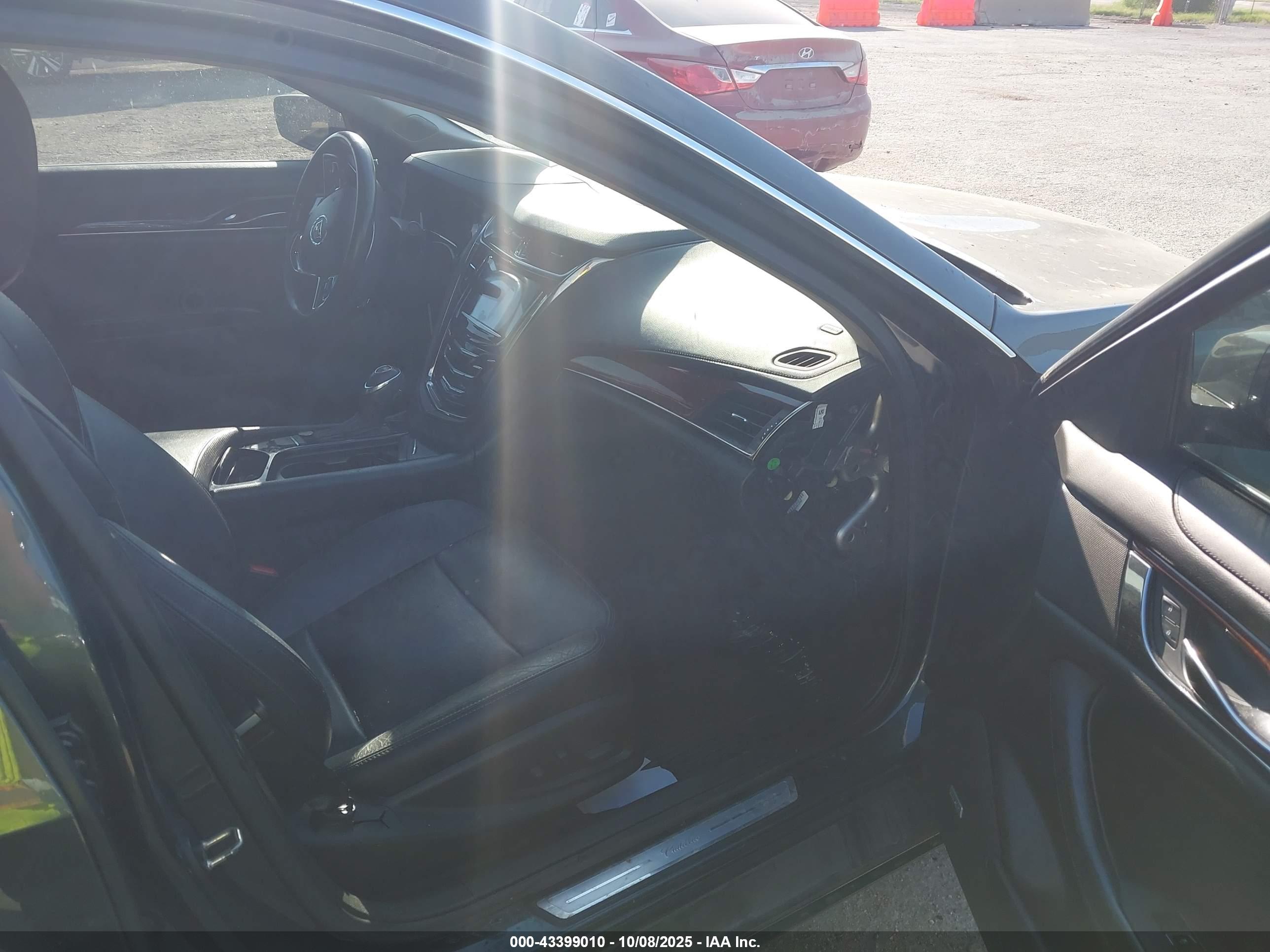 CADILLAC CTS image 5