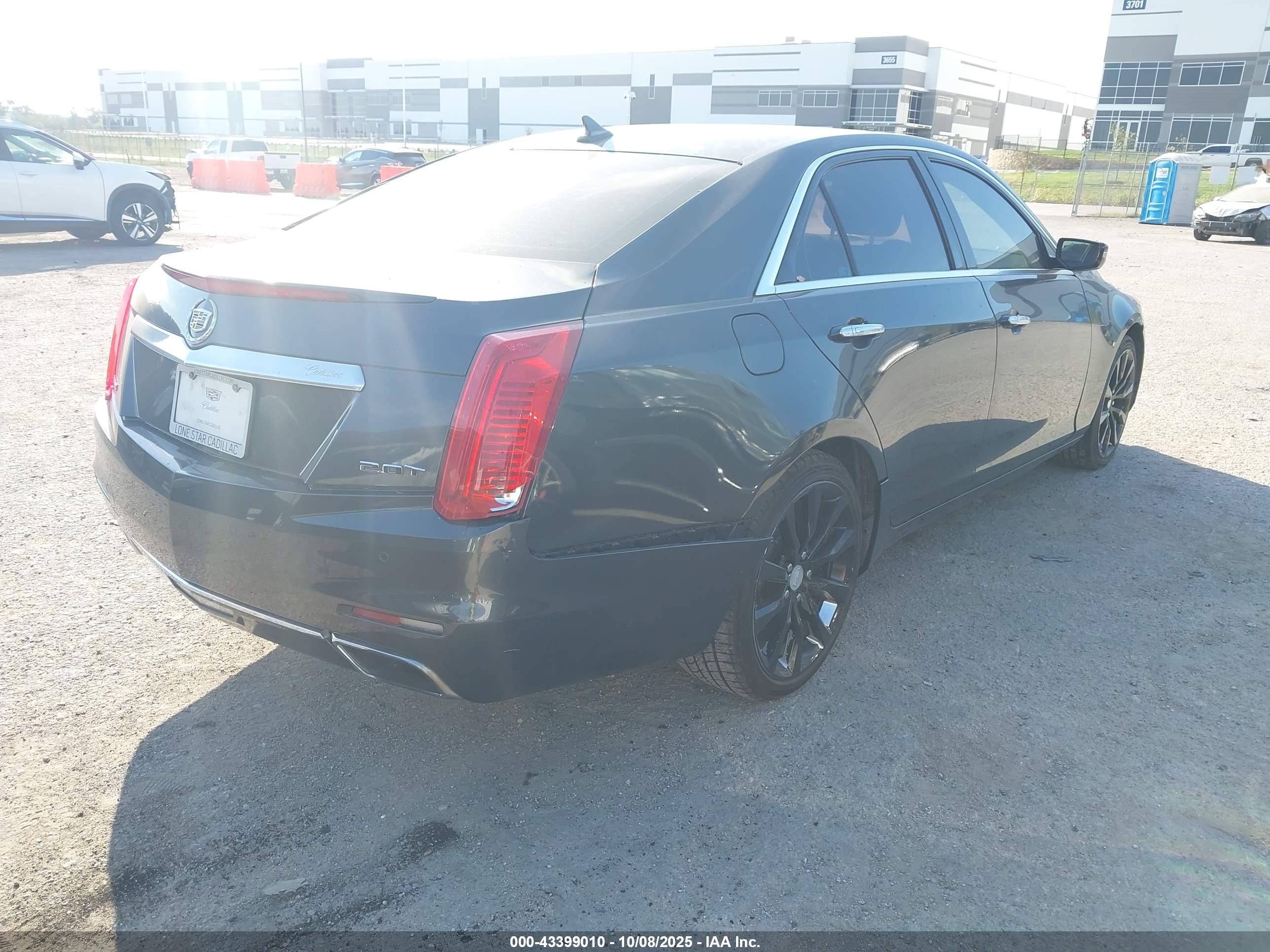 CADILLAC CTS image 6