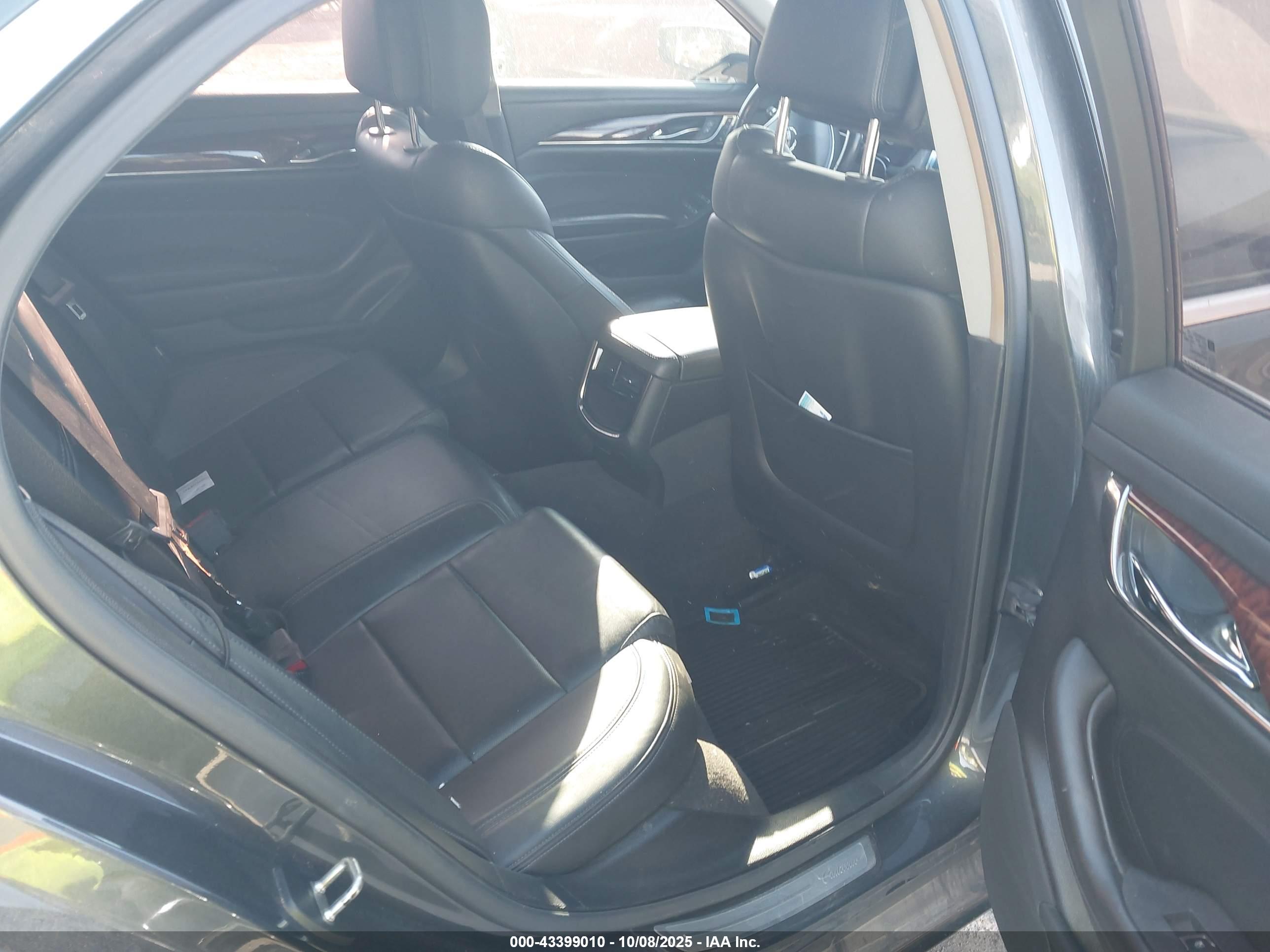 CADILLAC CTS image 8