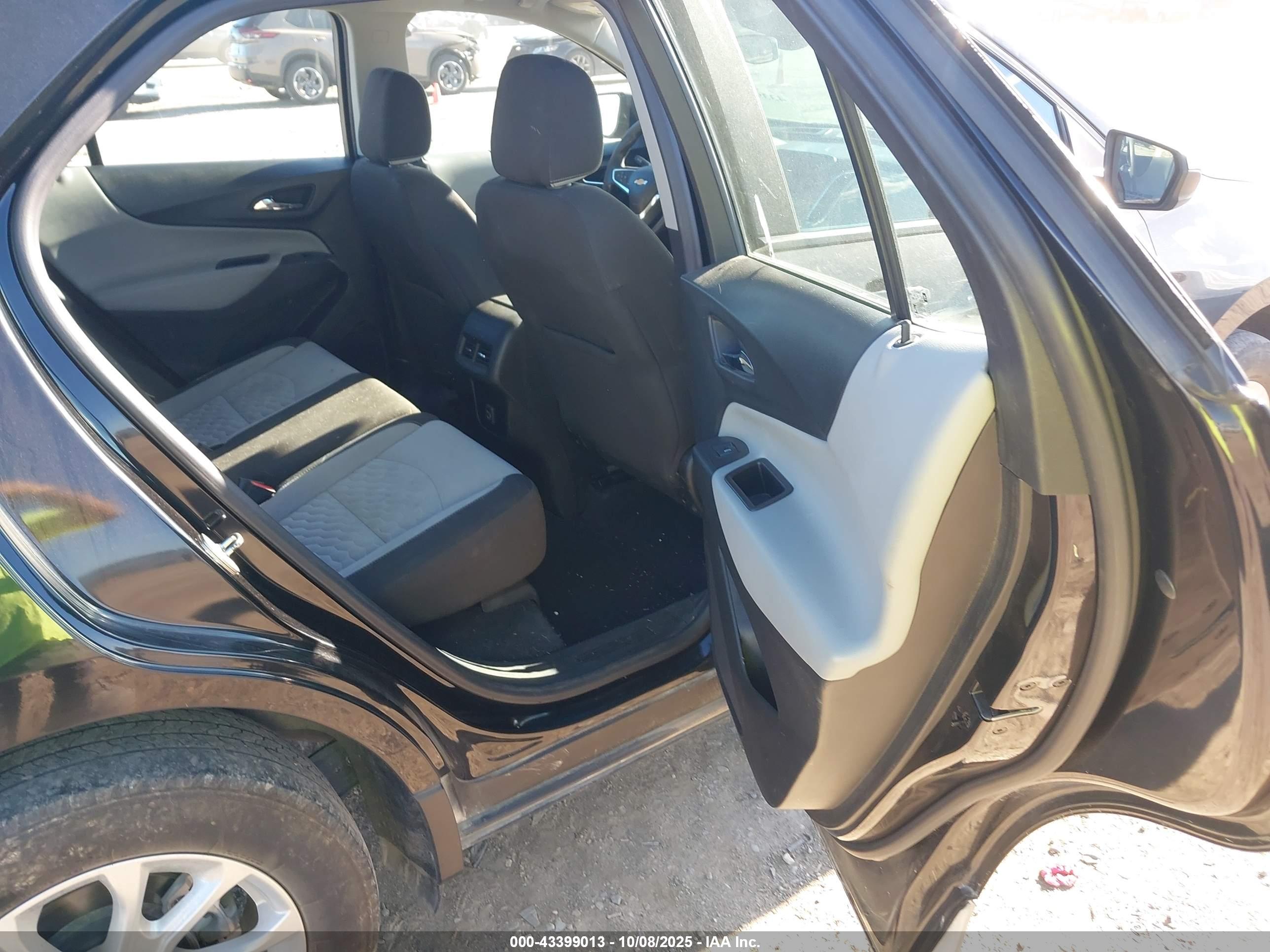 CHEVROLET EQUINOX image 8