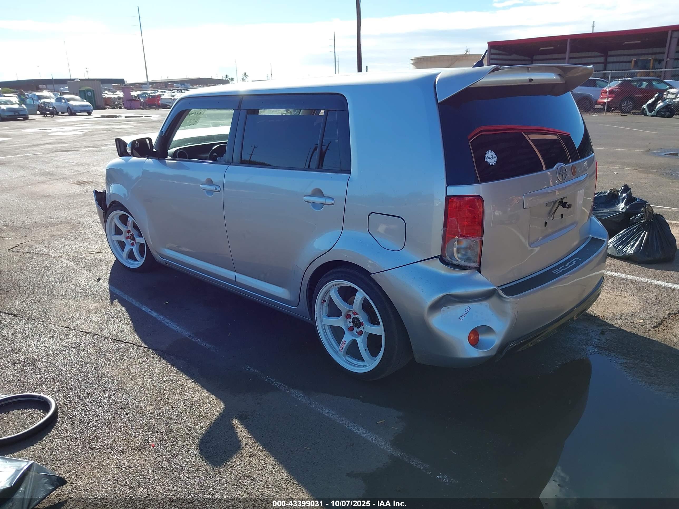 SCION XB image 3