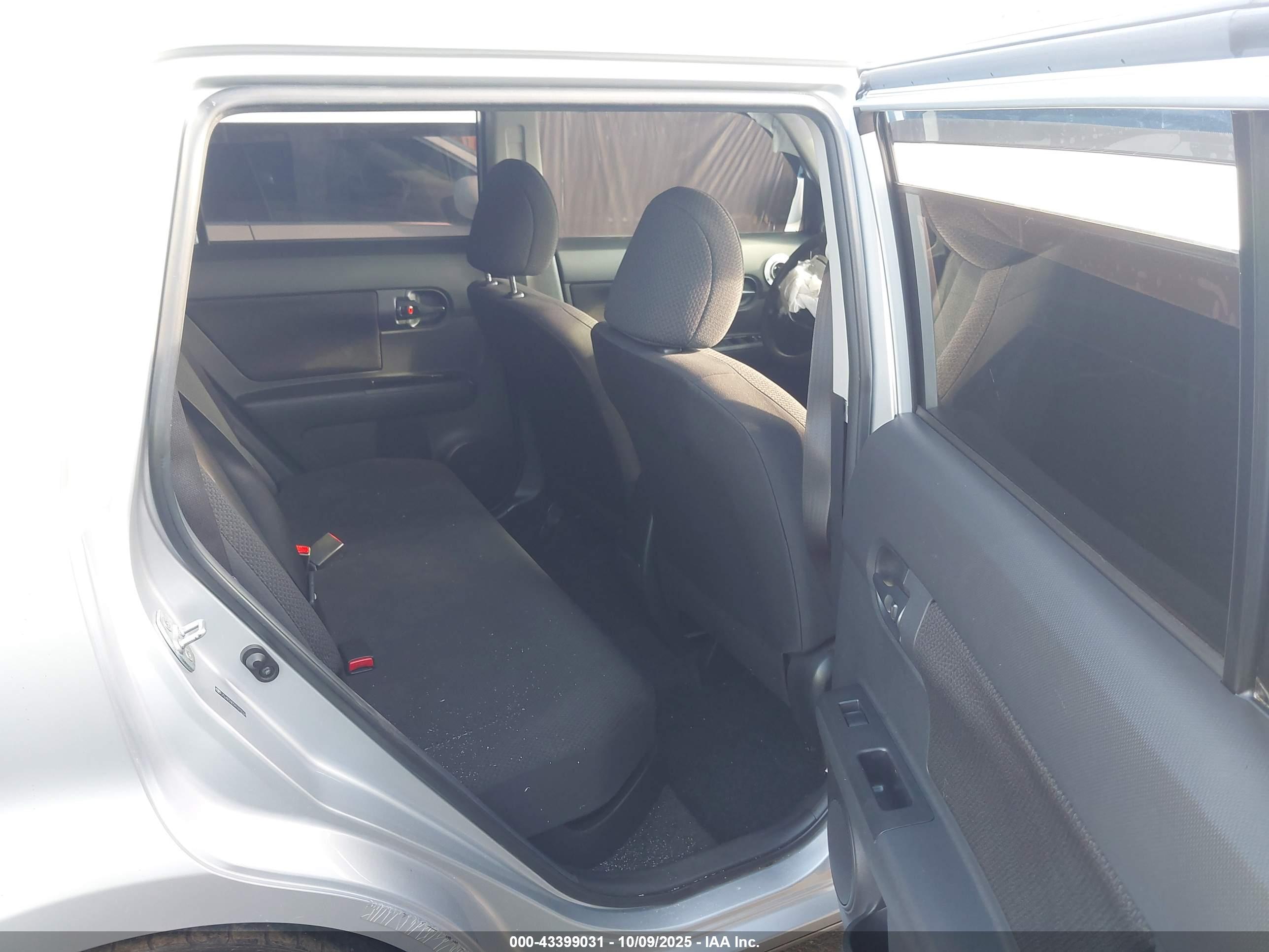 SCION XB image 8