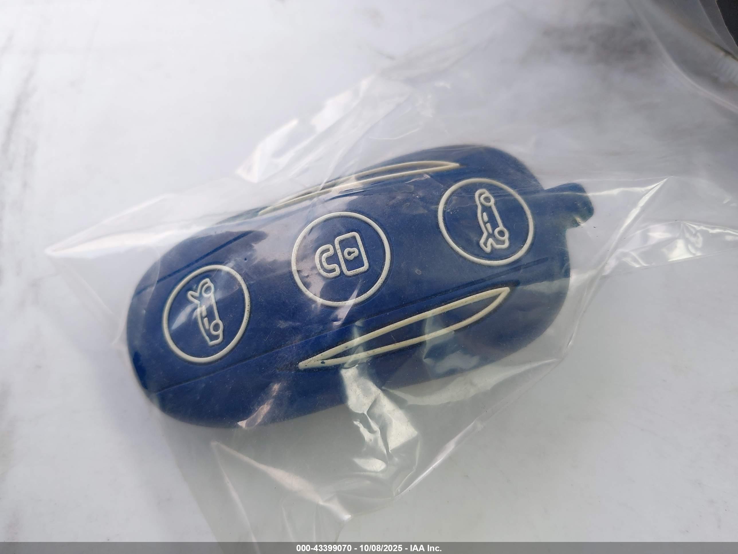 TESLA MODEL image 11