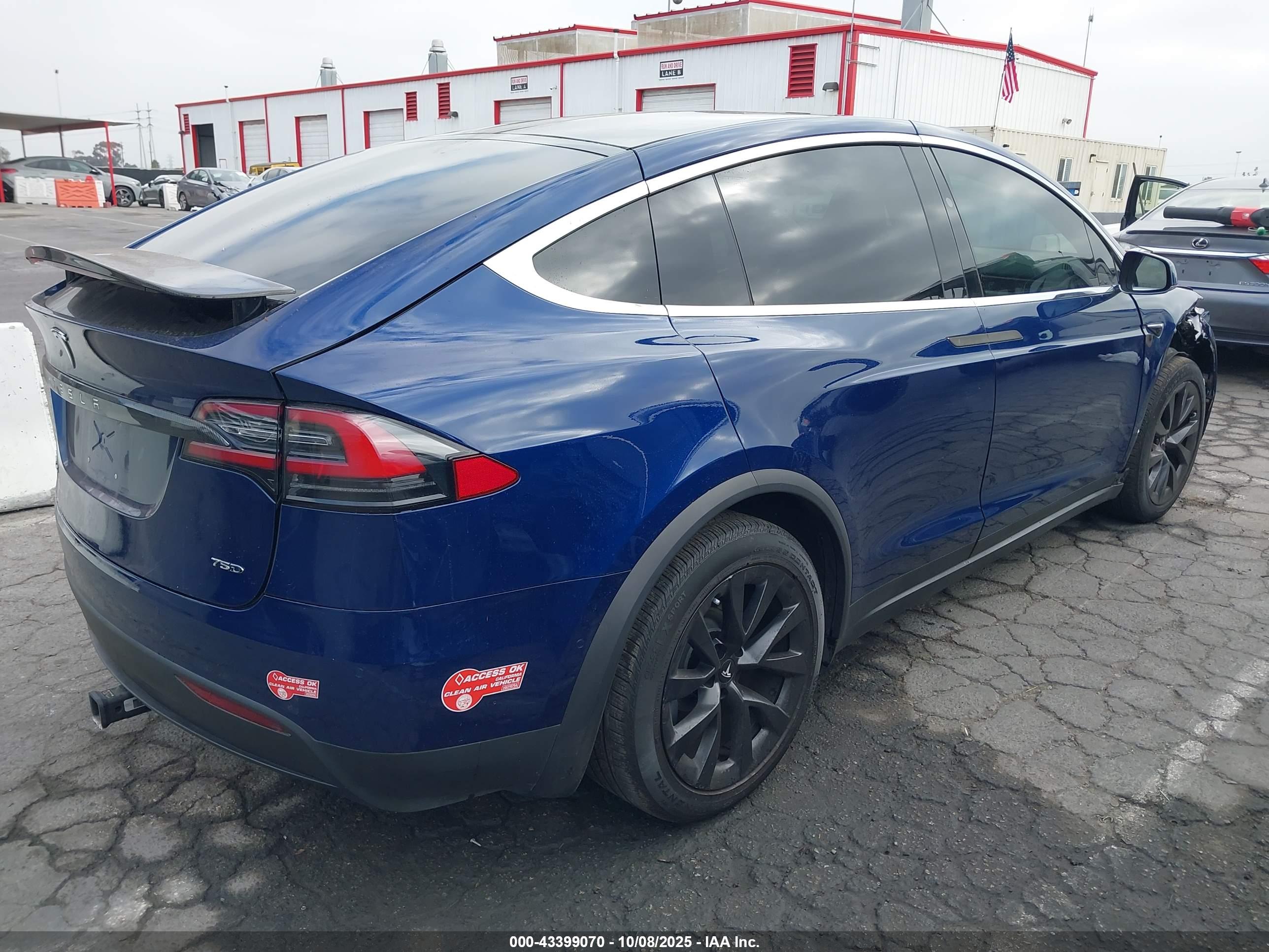 TESLA MODEL image 4