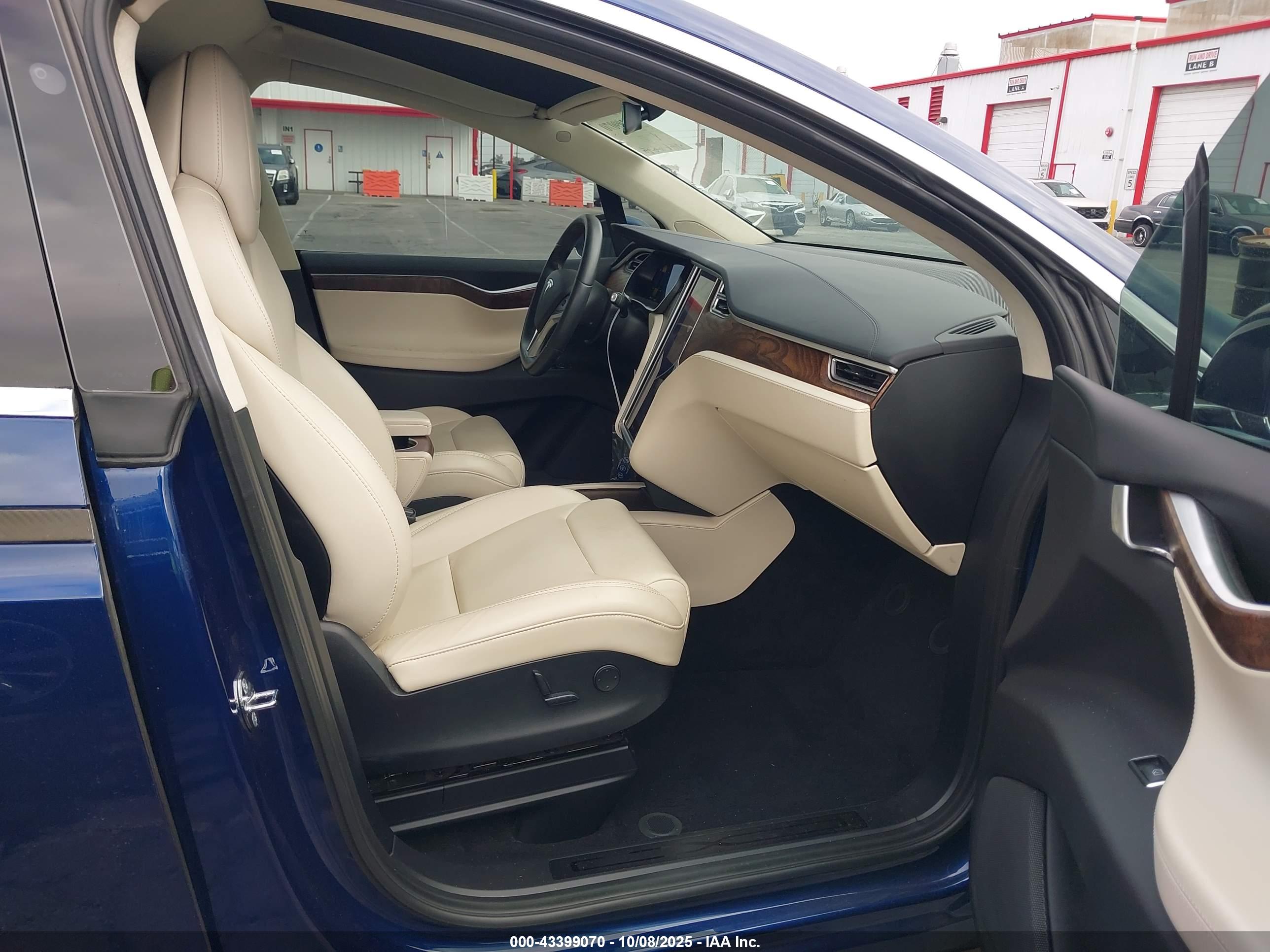 TESLA MODEL image 5