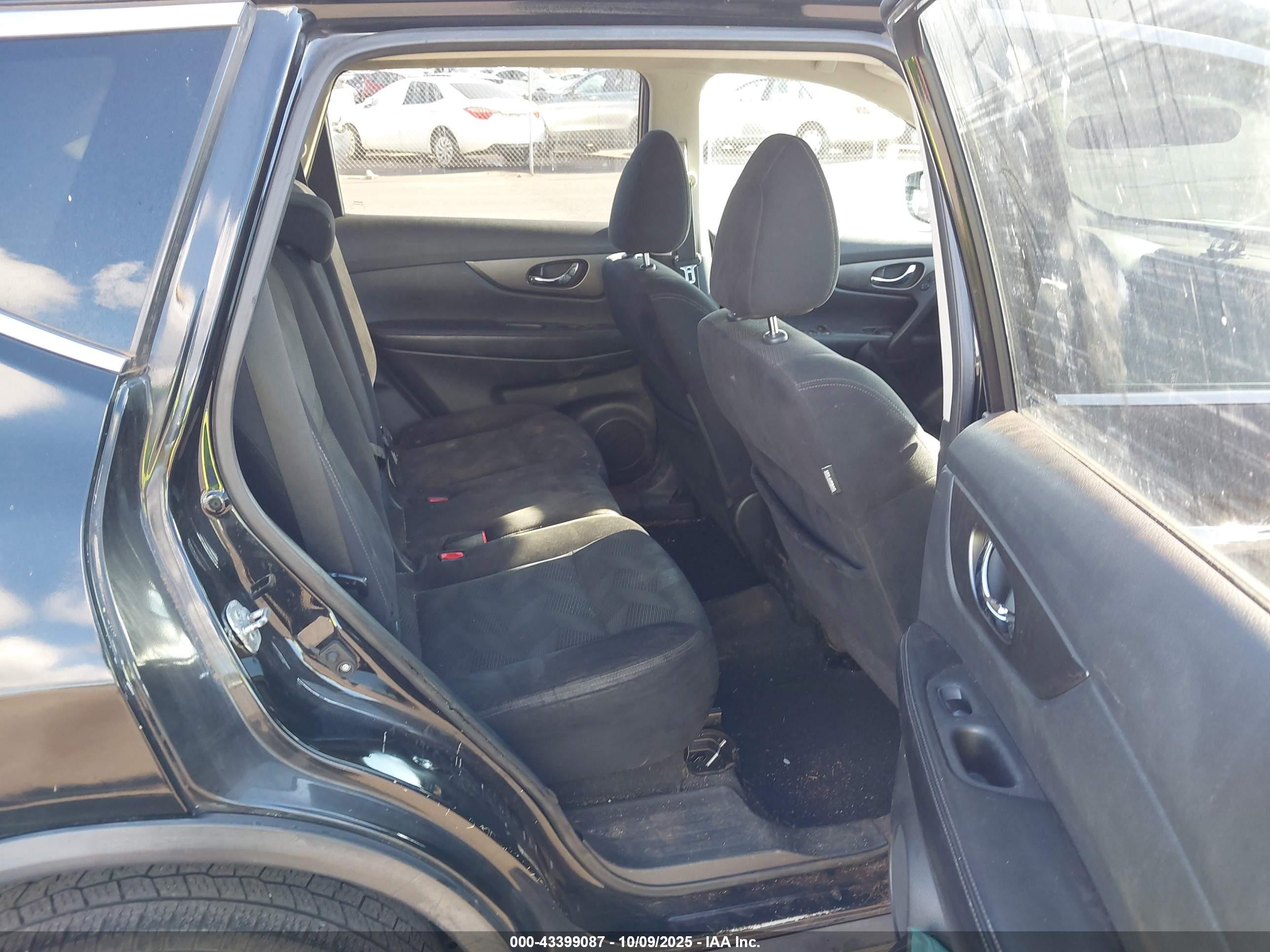 NISSAN ROGUE image 8