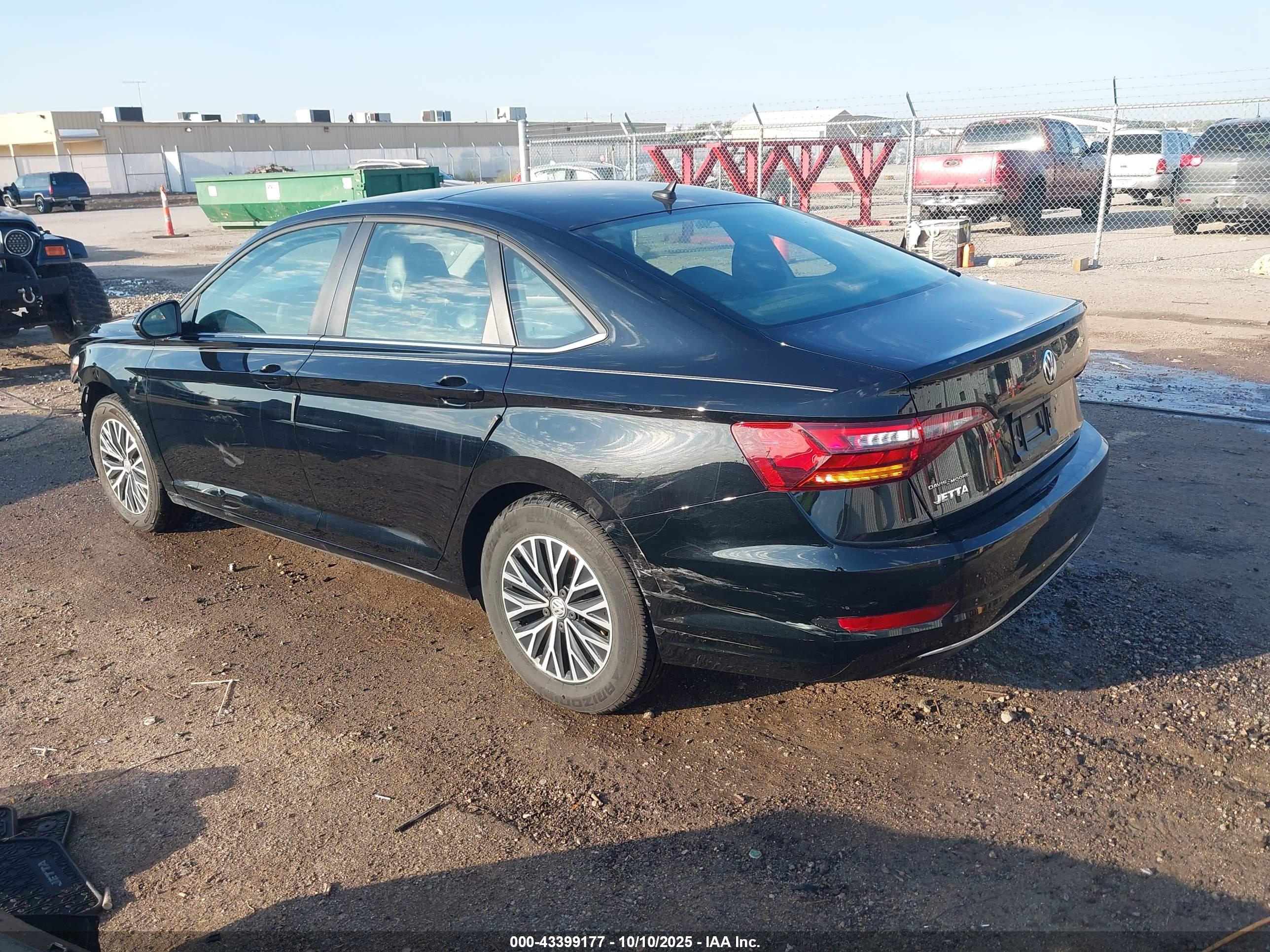 VOLKSWAGEN JETTA image 3