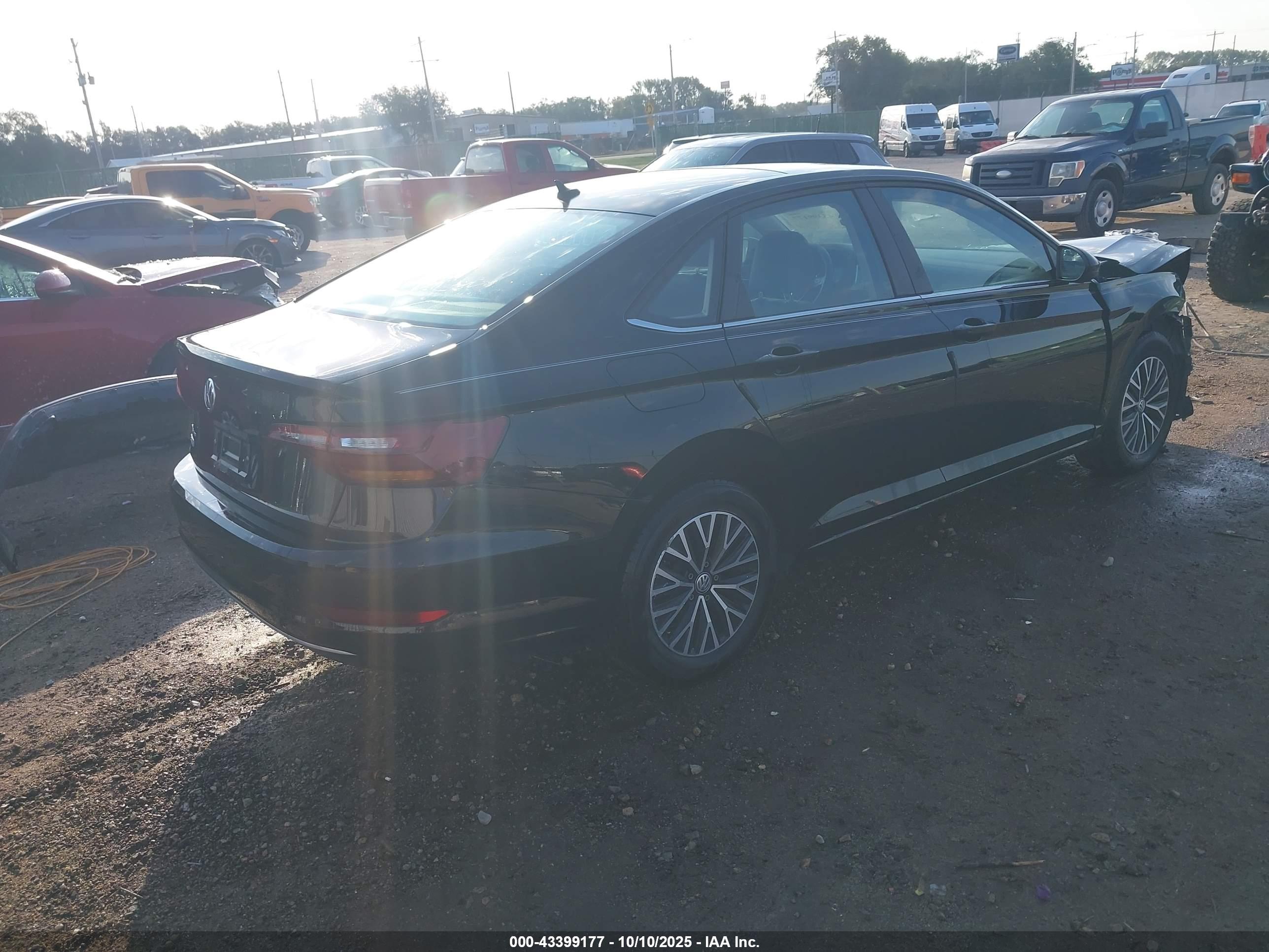 VOLKSWAGEN JETTA image 4