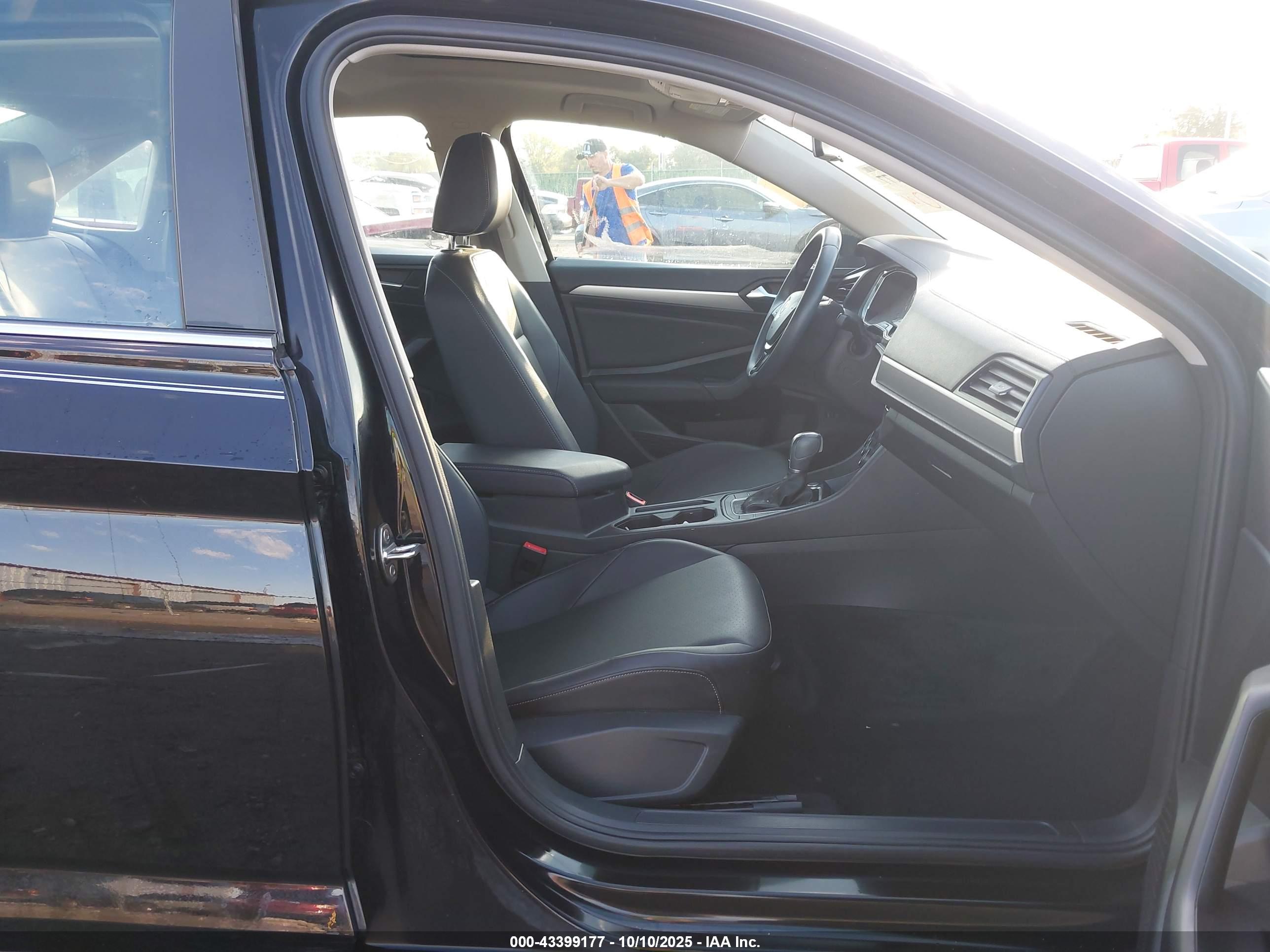 VOLKSWAGEN JETTA image 5