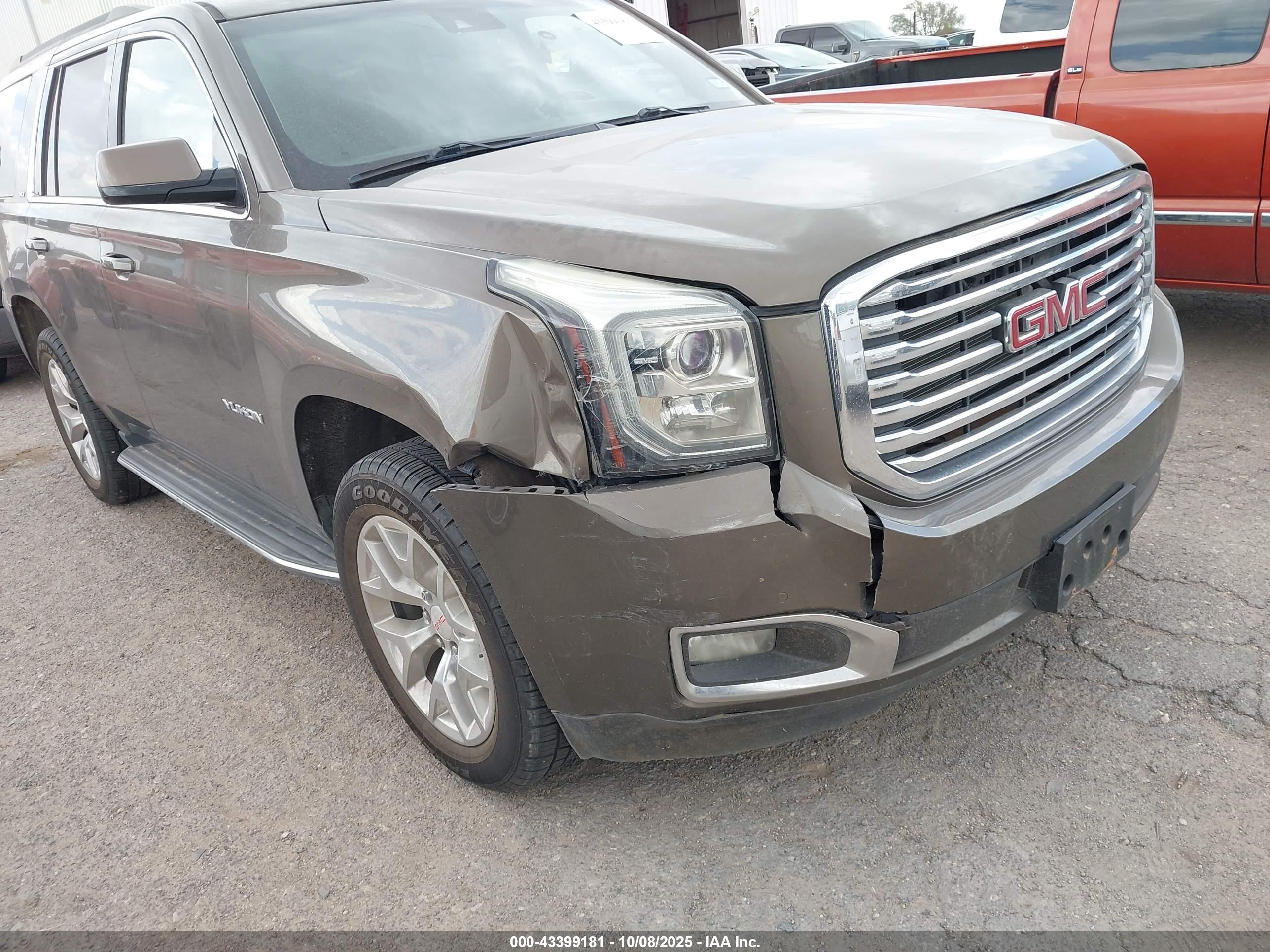 GMC YUKON image 6