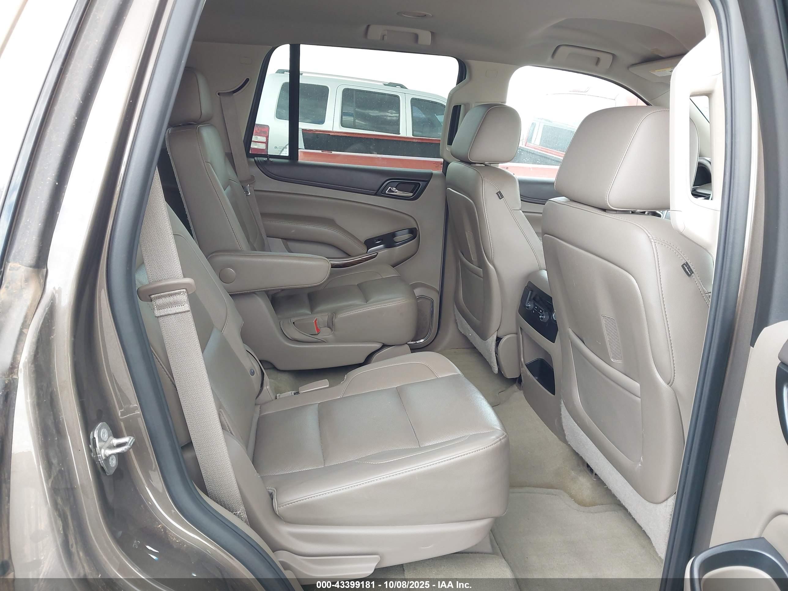 GMC YUKON image 8