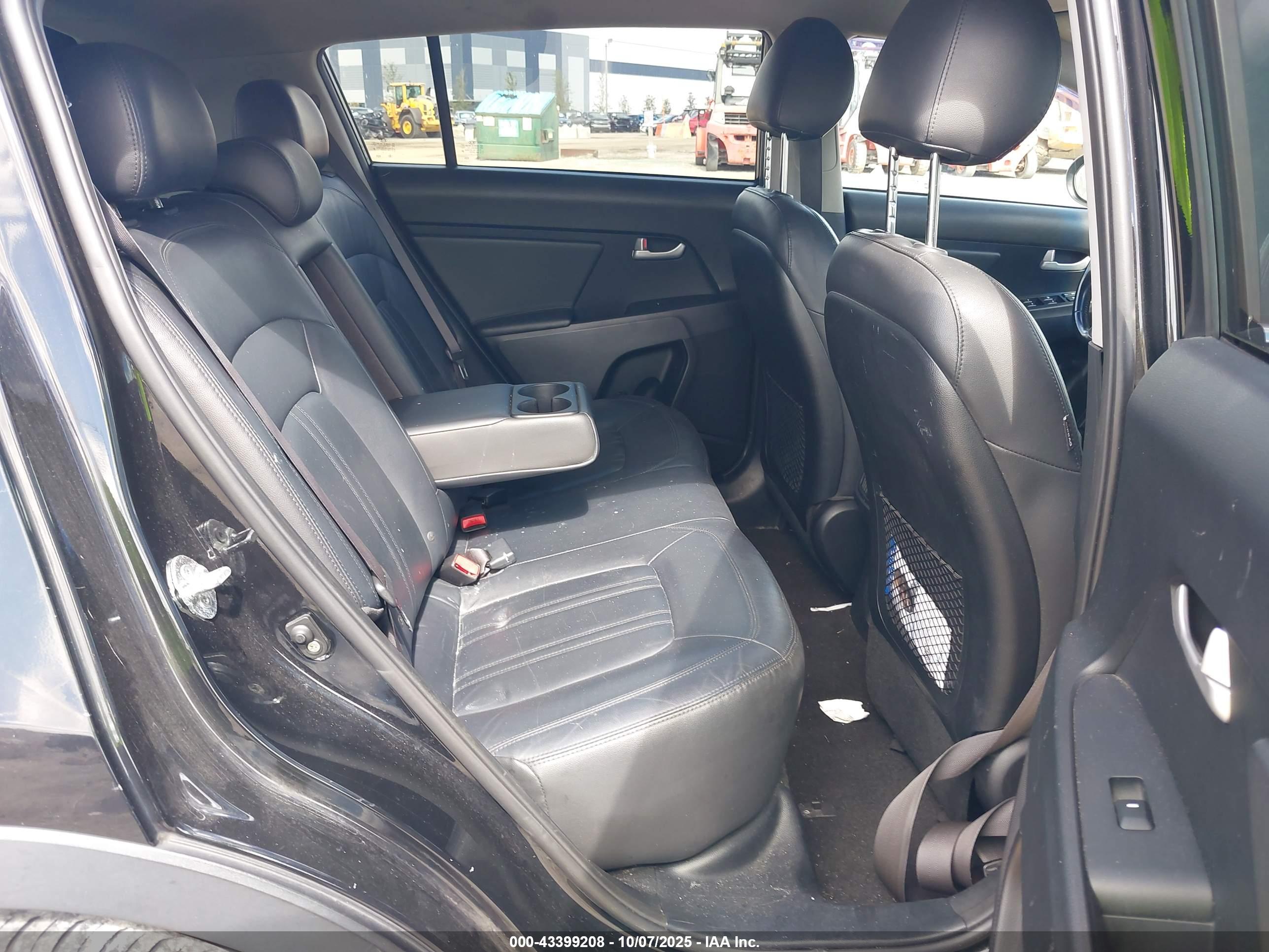 KIA SPORTAGE image 8