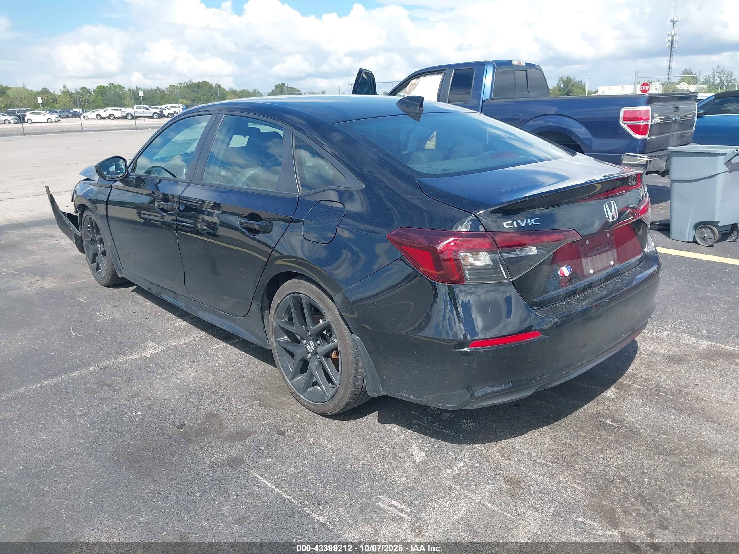 HONDA CIVIC image 3