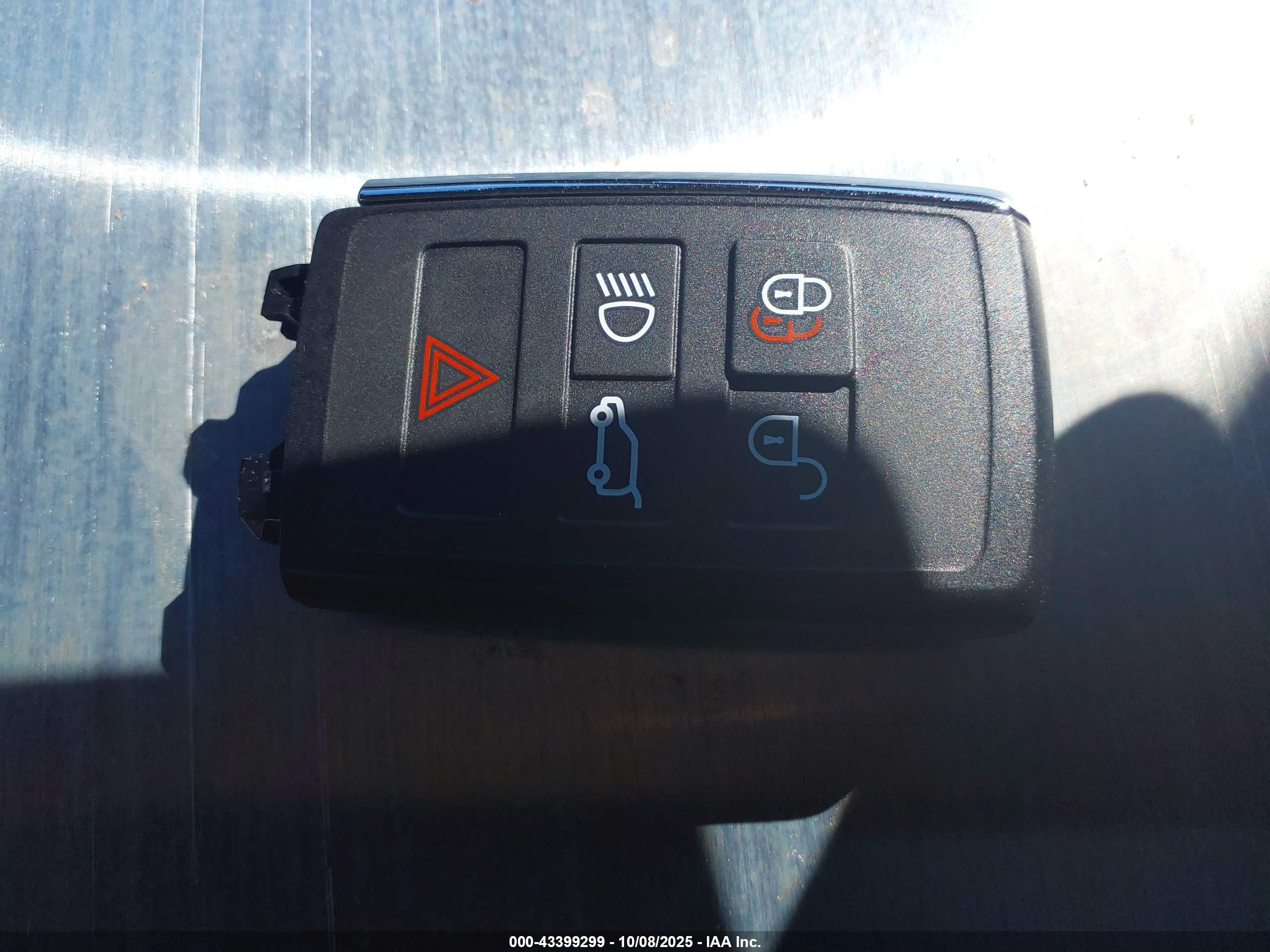 LAND ROVER image 11