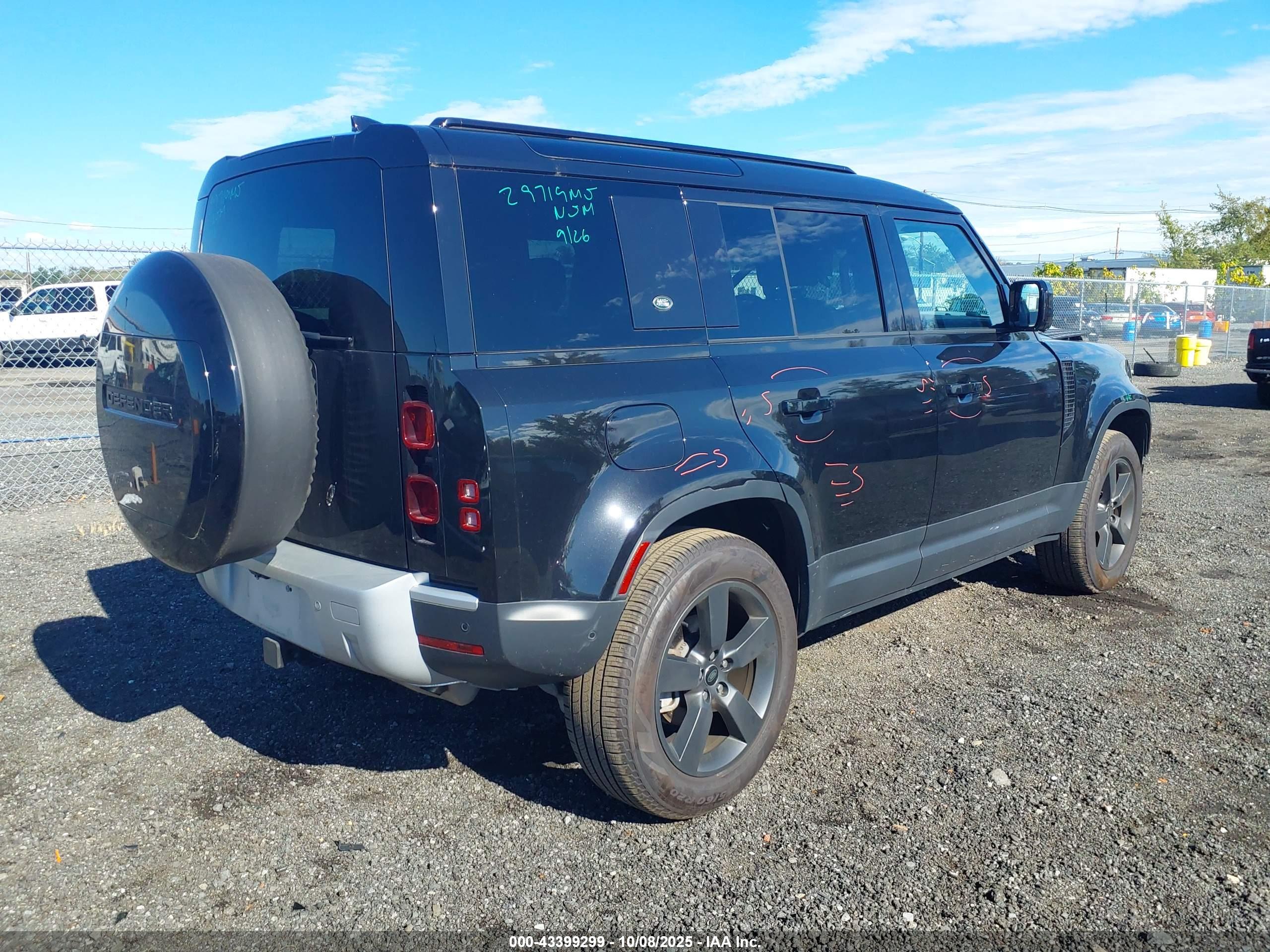 LAND ROVER image 4