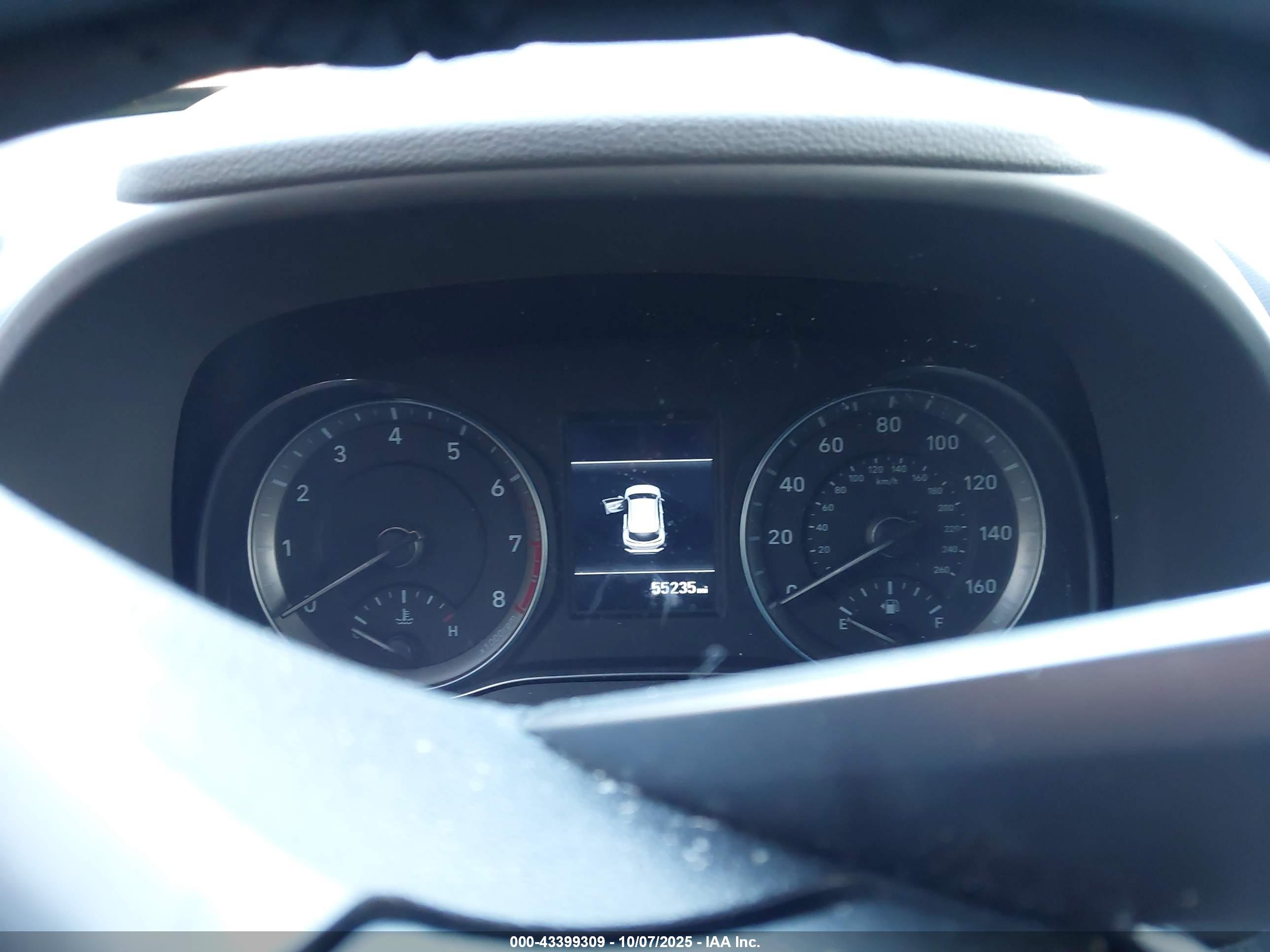 HYUNDAI KONA image 7