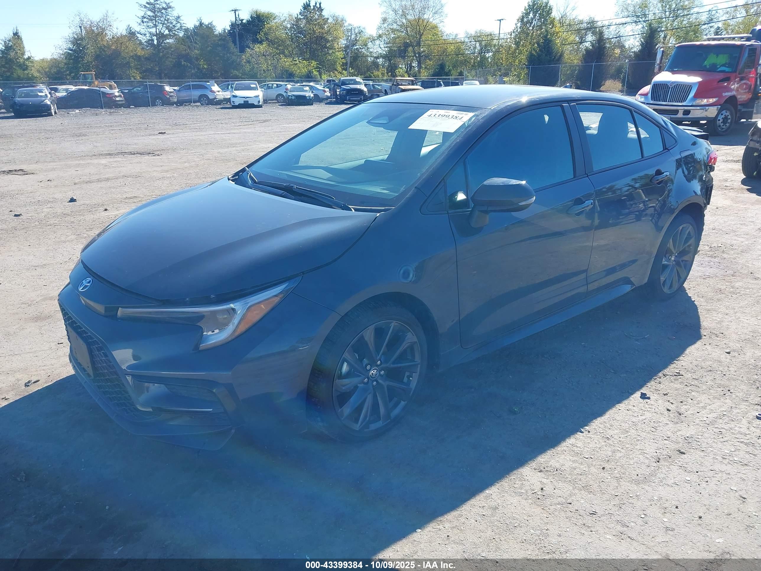 TOYOTA COROLLA image 2
