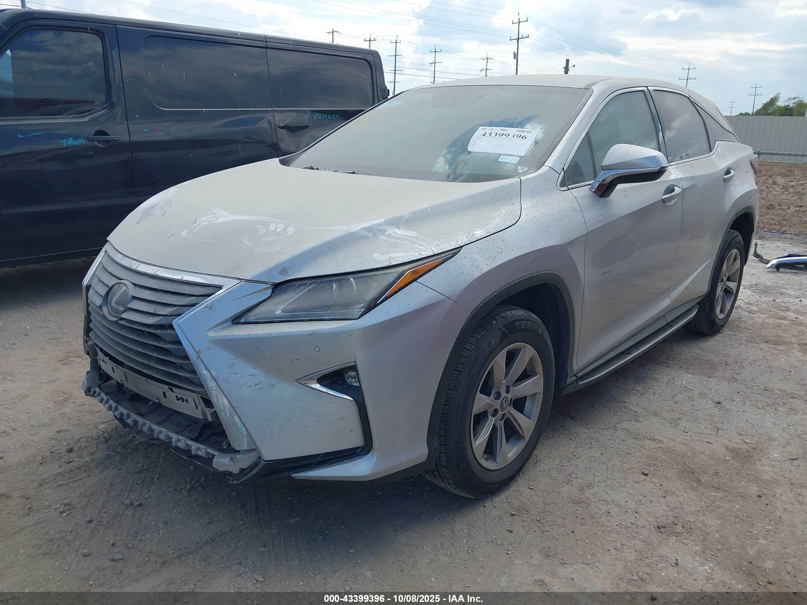 LEXUS RX image 2