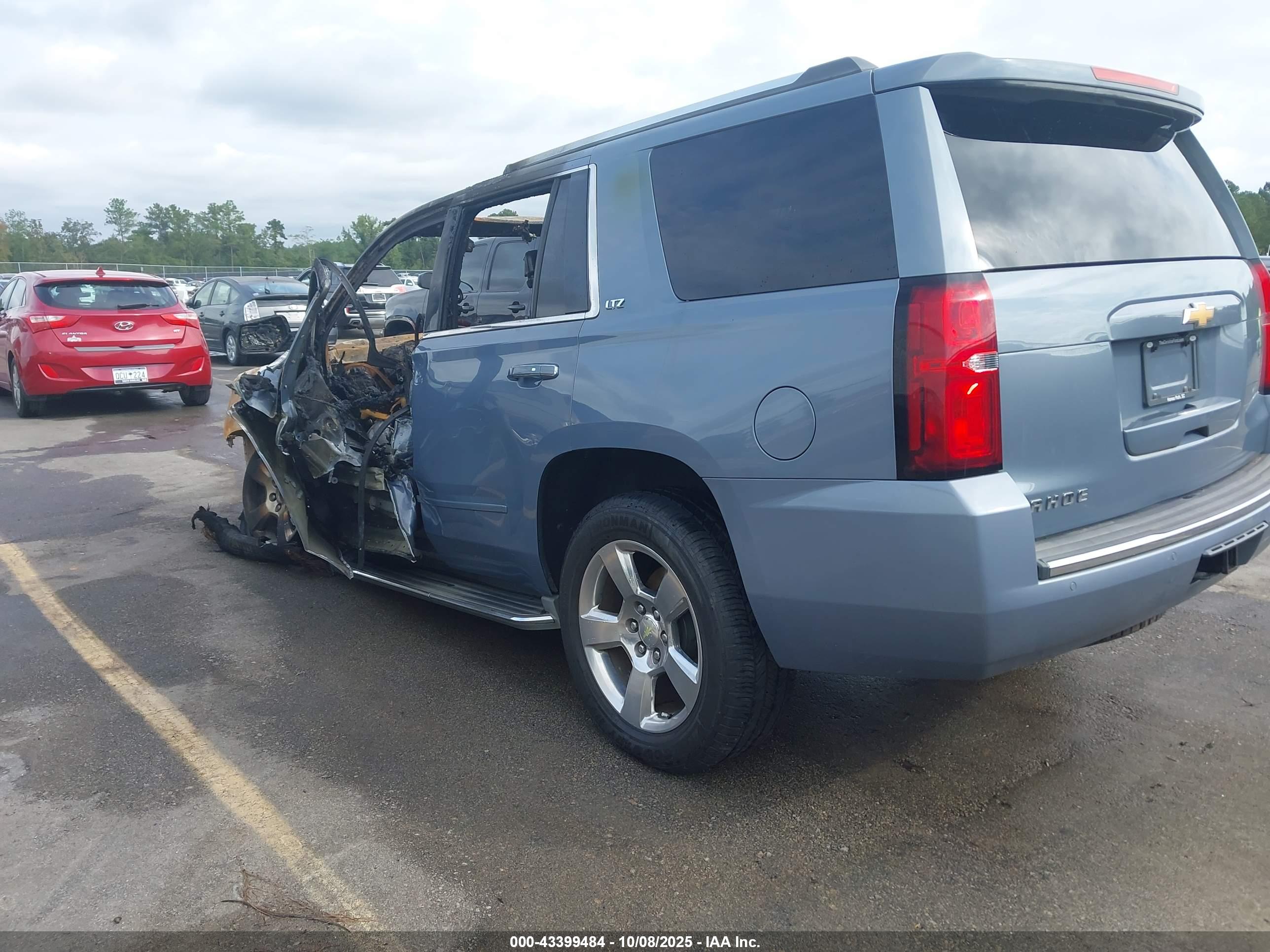 CHEVROLET TAHOE image 3