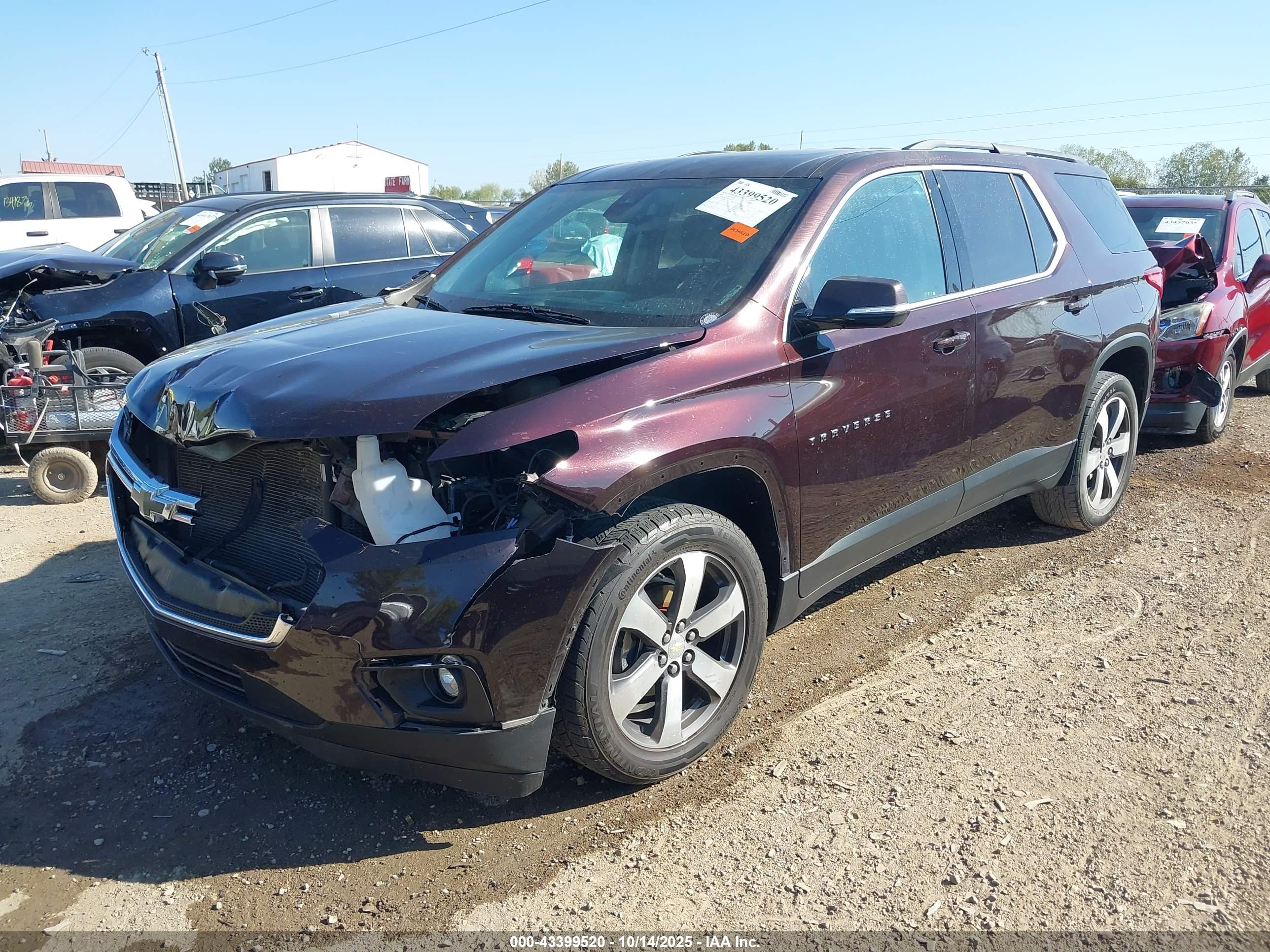 CHEVROLET TRAVERSE image 2