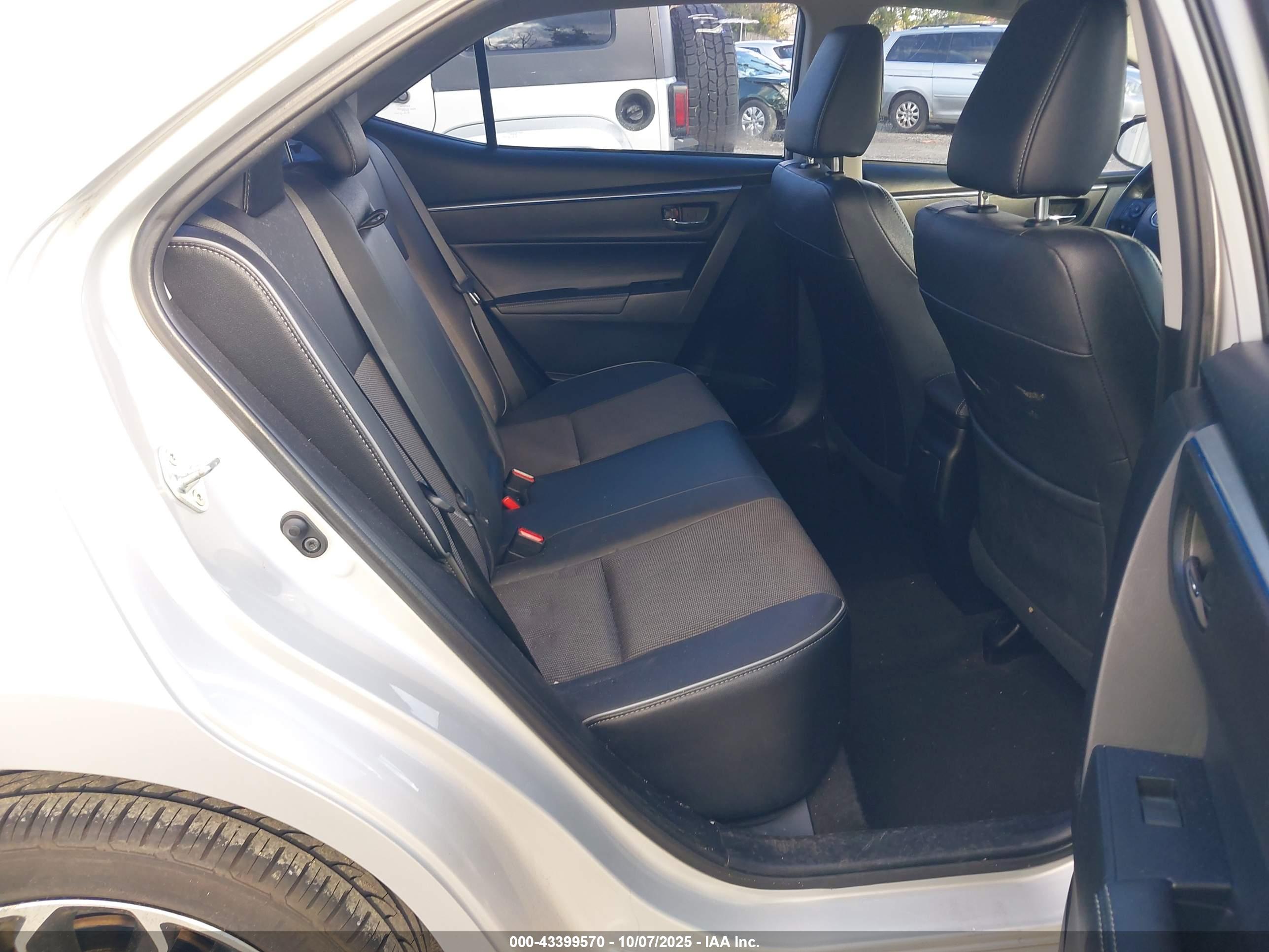 TOYOTA COROLLA image 8