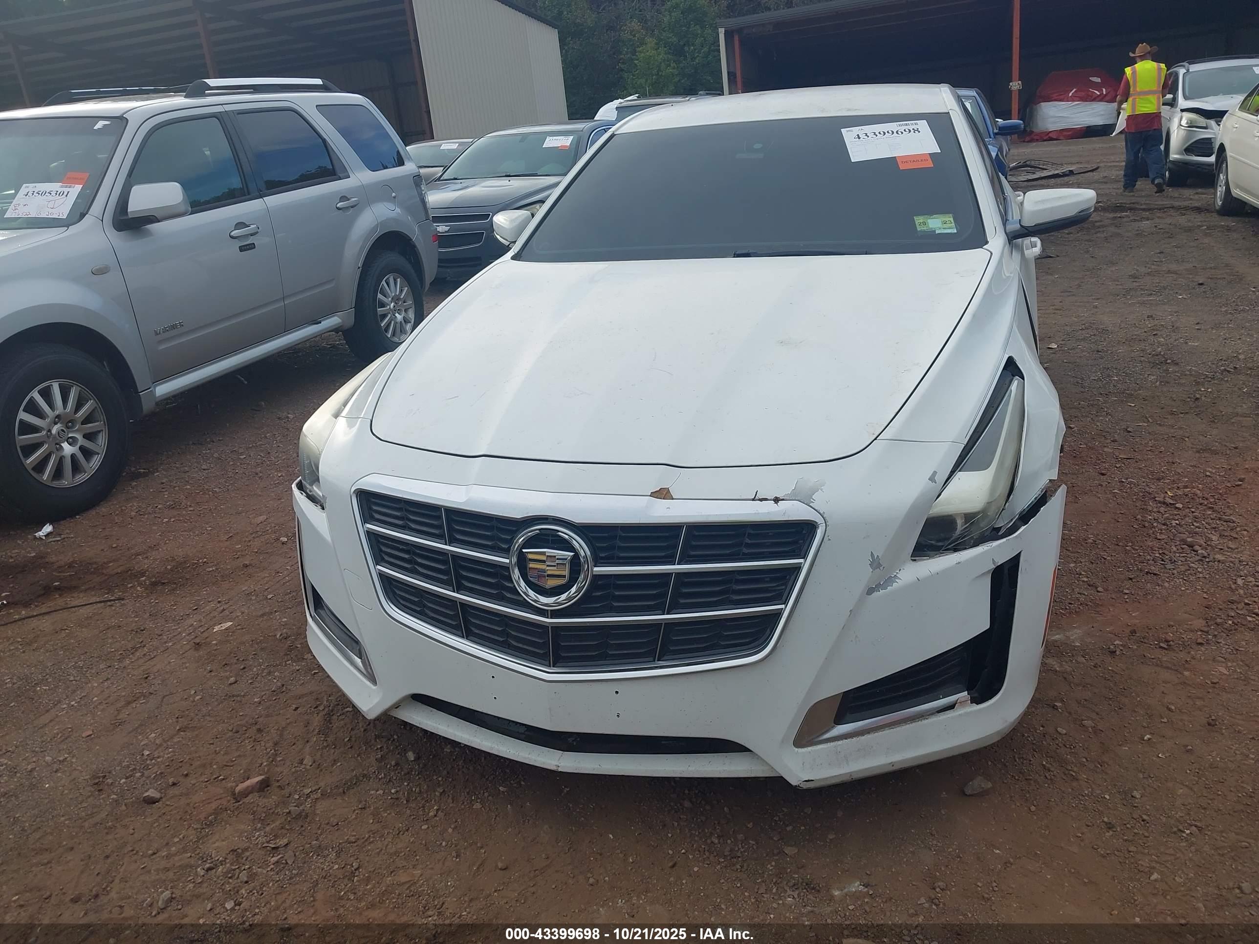 CADILLAC CTS image 6