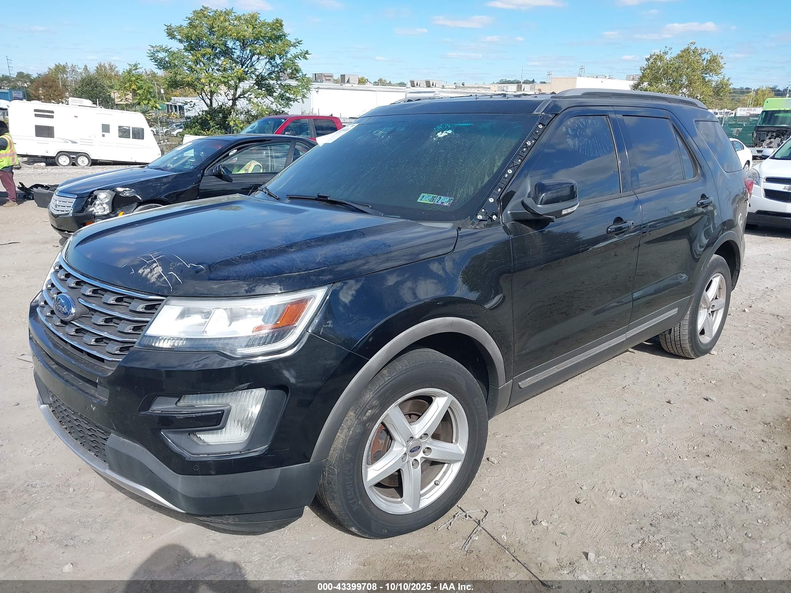FORD EXPLORER image 2