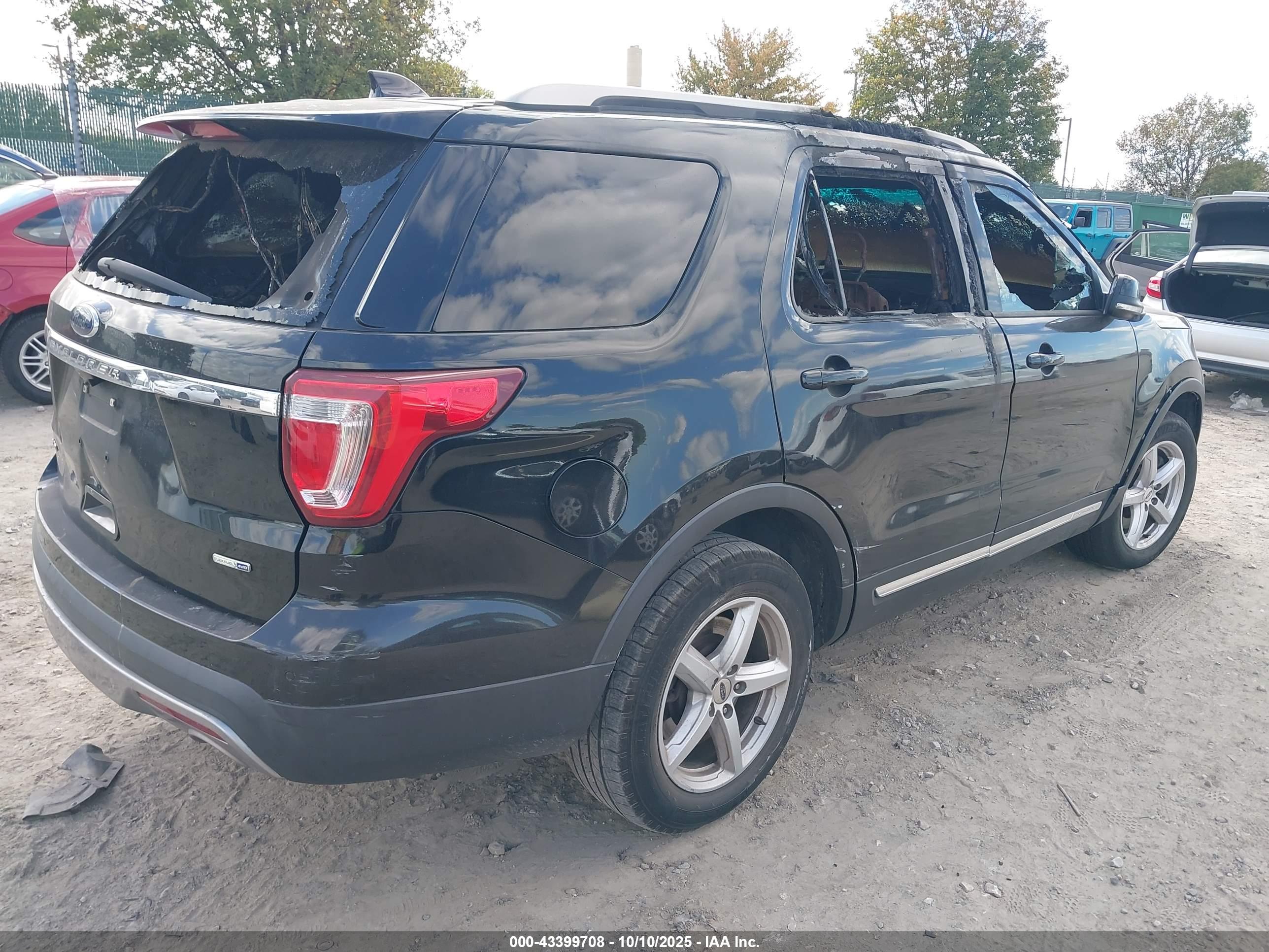 FORD EXPLORER image 4