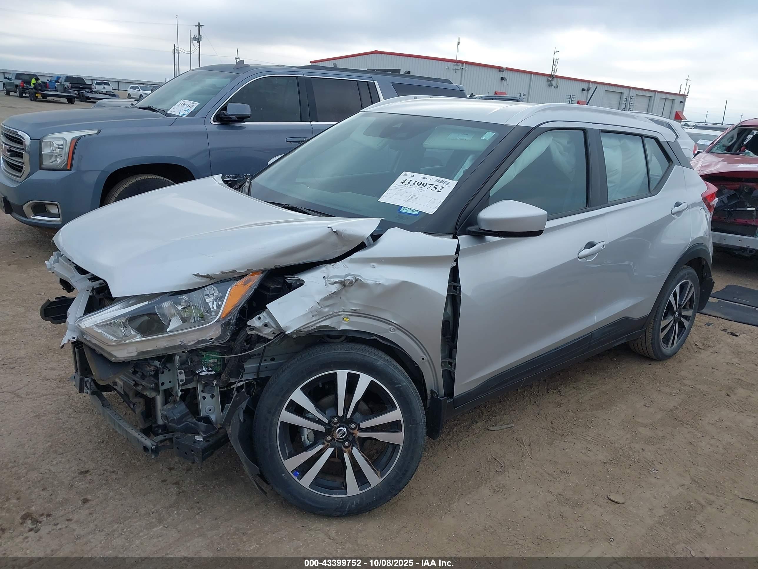 NISSAN KICKS image 2