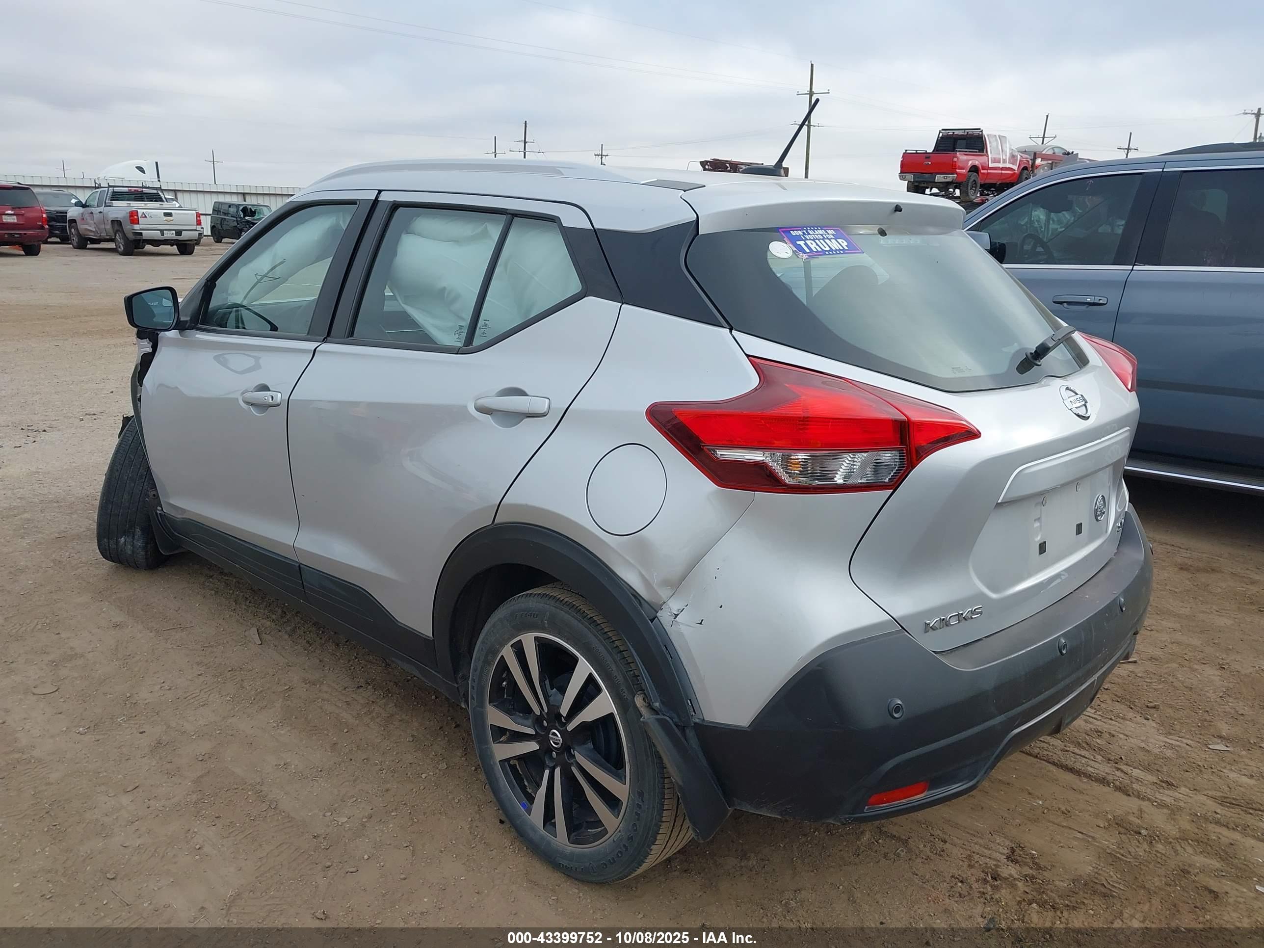 NISSAN KICKS image 3