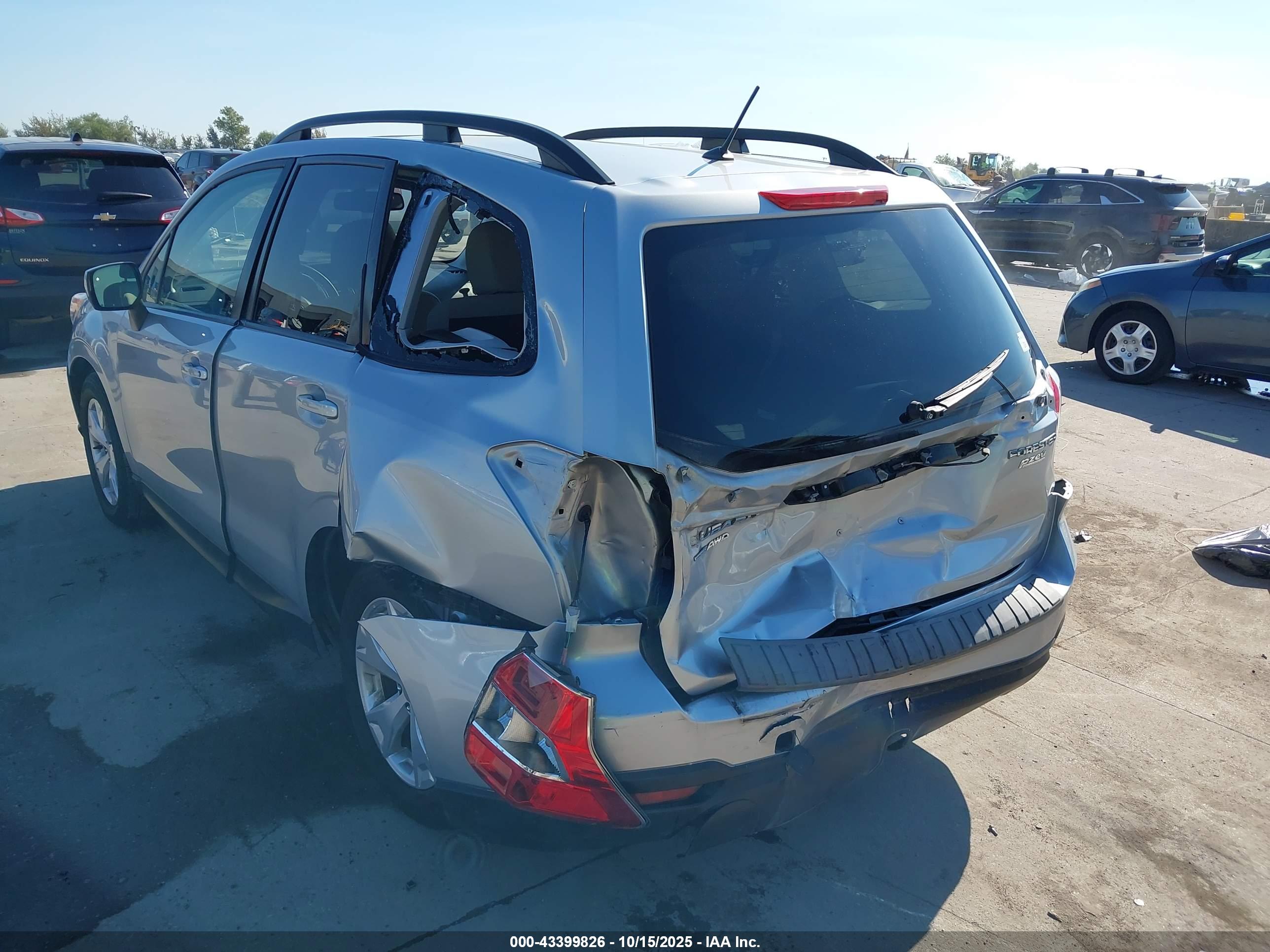 SUBARU FORESTER image 3