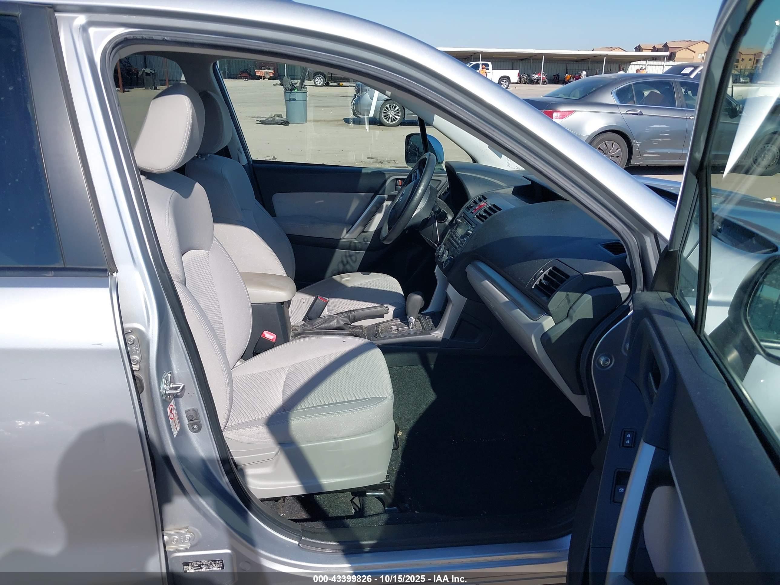 SUBARU FORESTER image 5