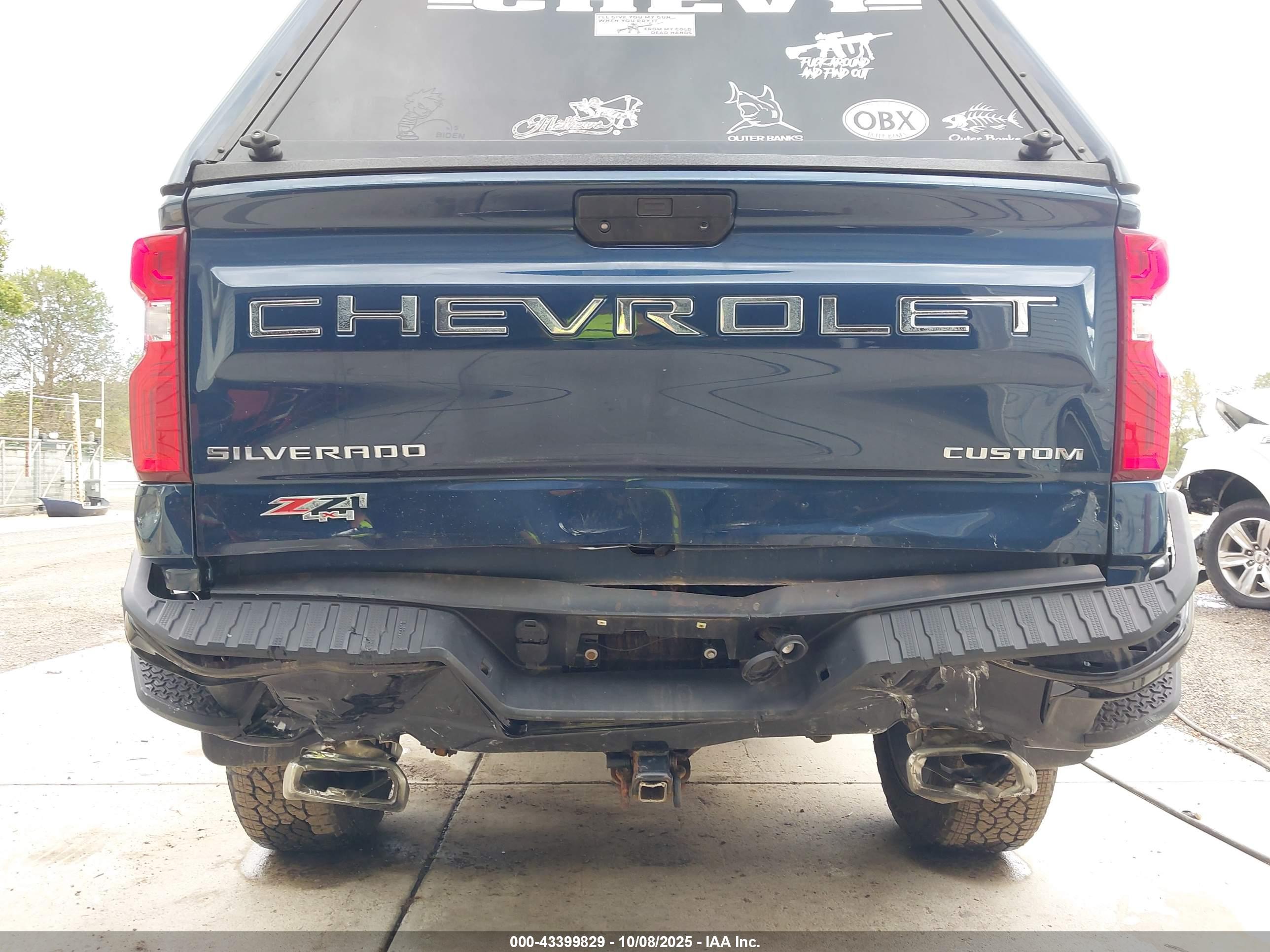 CHEVROLET SILVERADO image 6