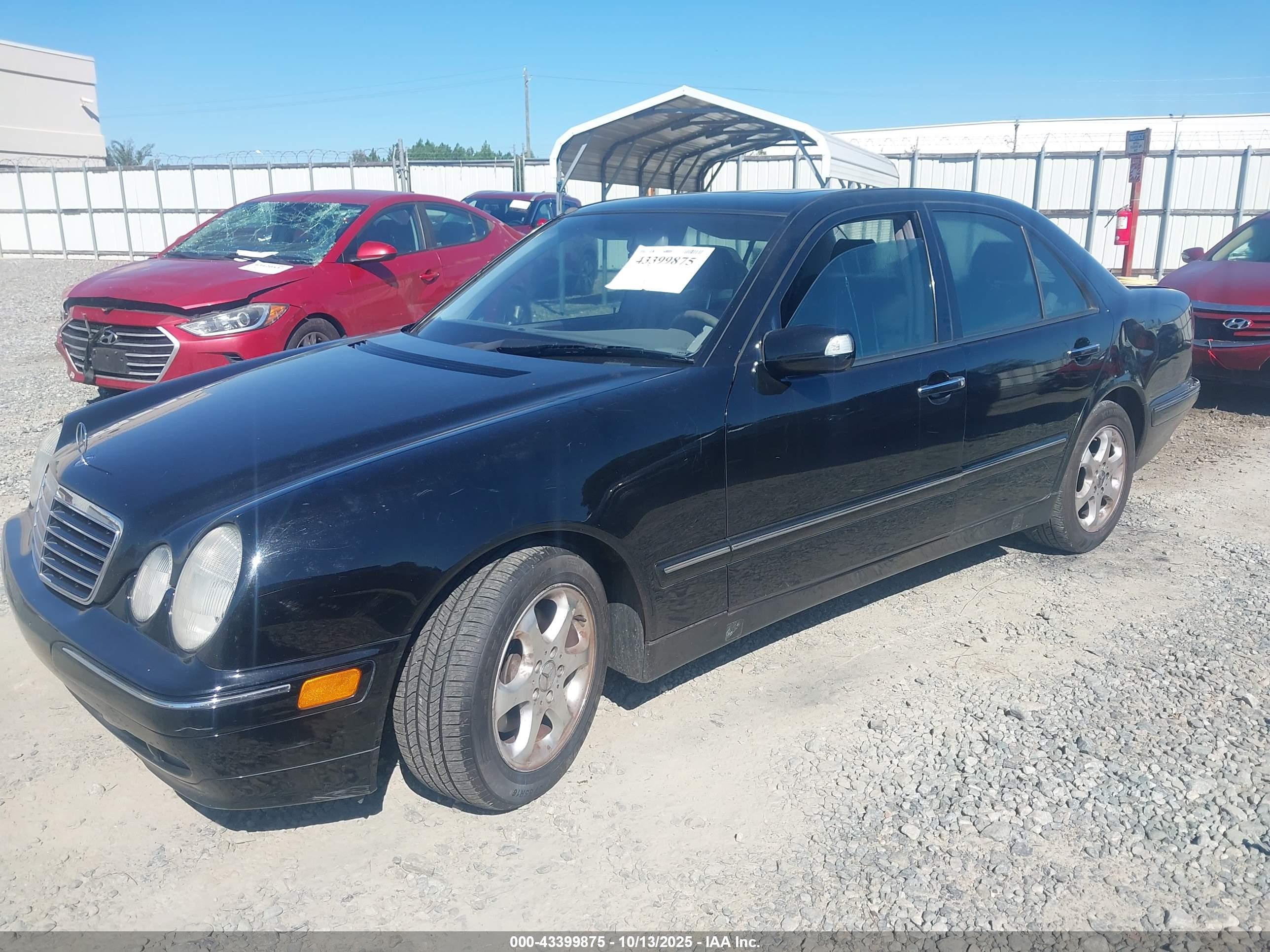 MERCEDES-BENZ E image 2