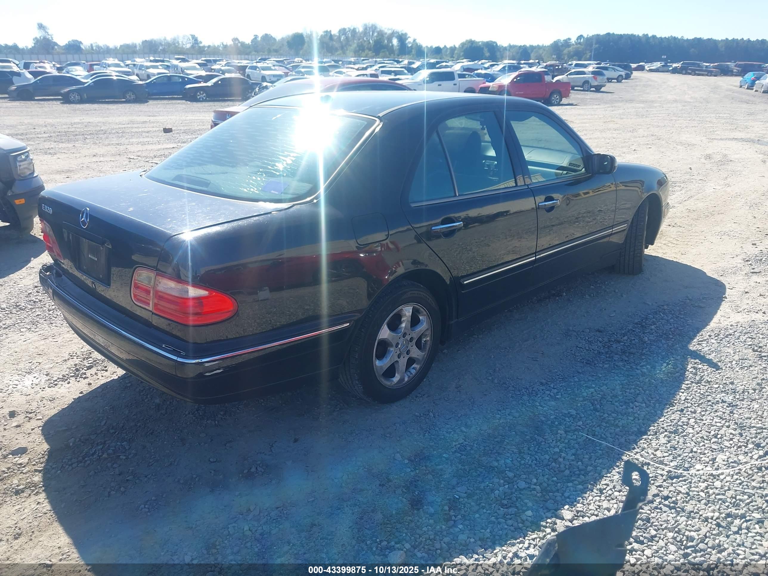 MERCEDES-BENZ E image 4