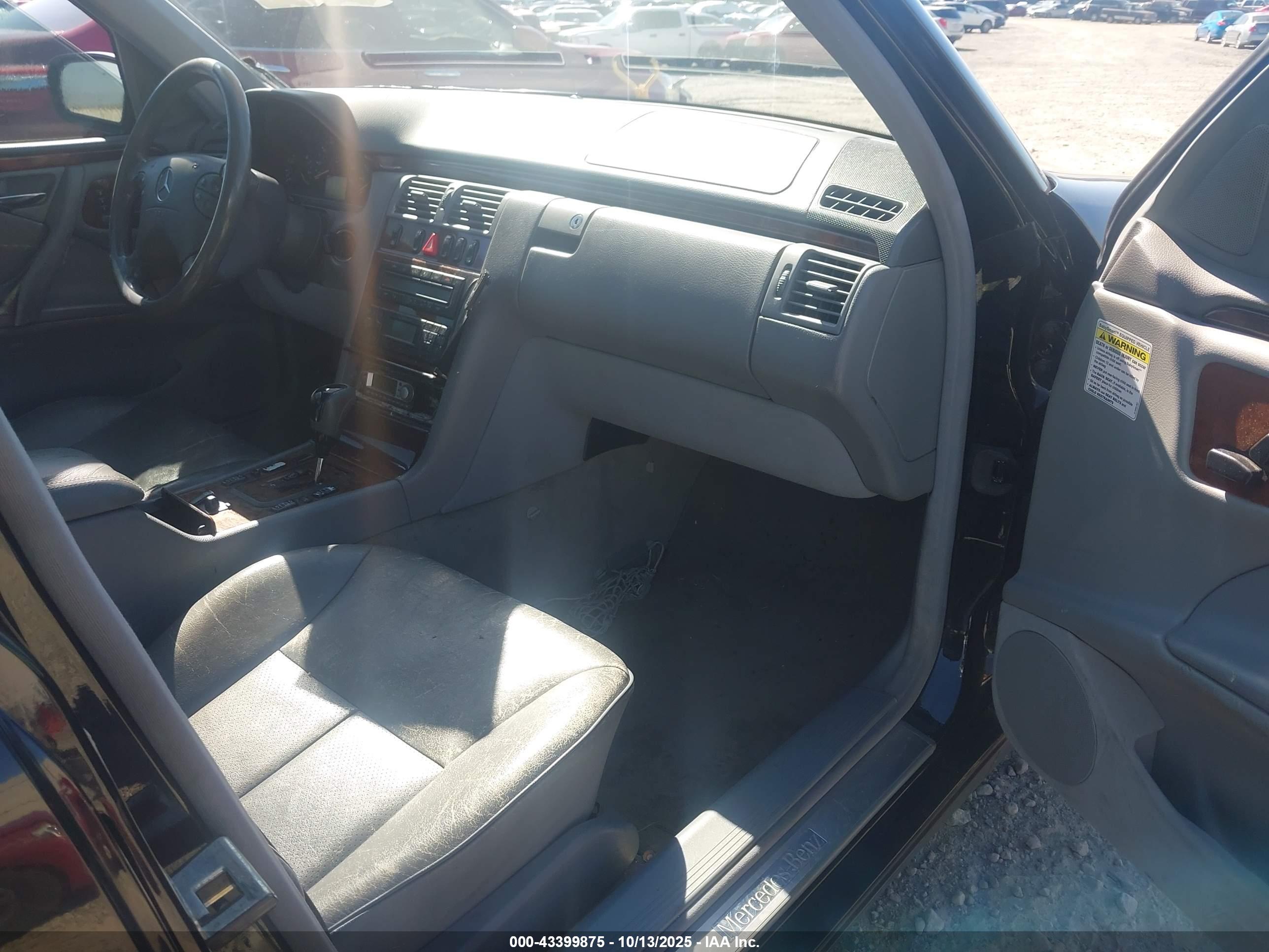 MERCEDES-BENZ E image 5