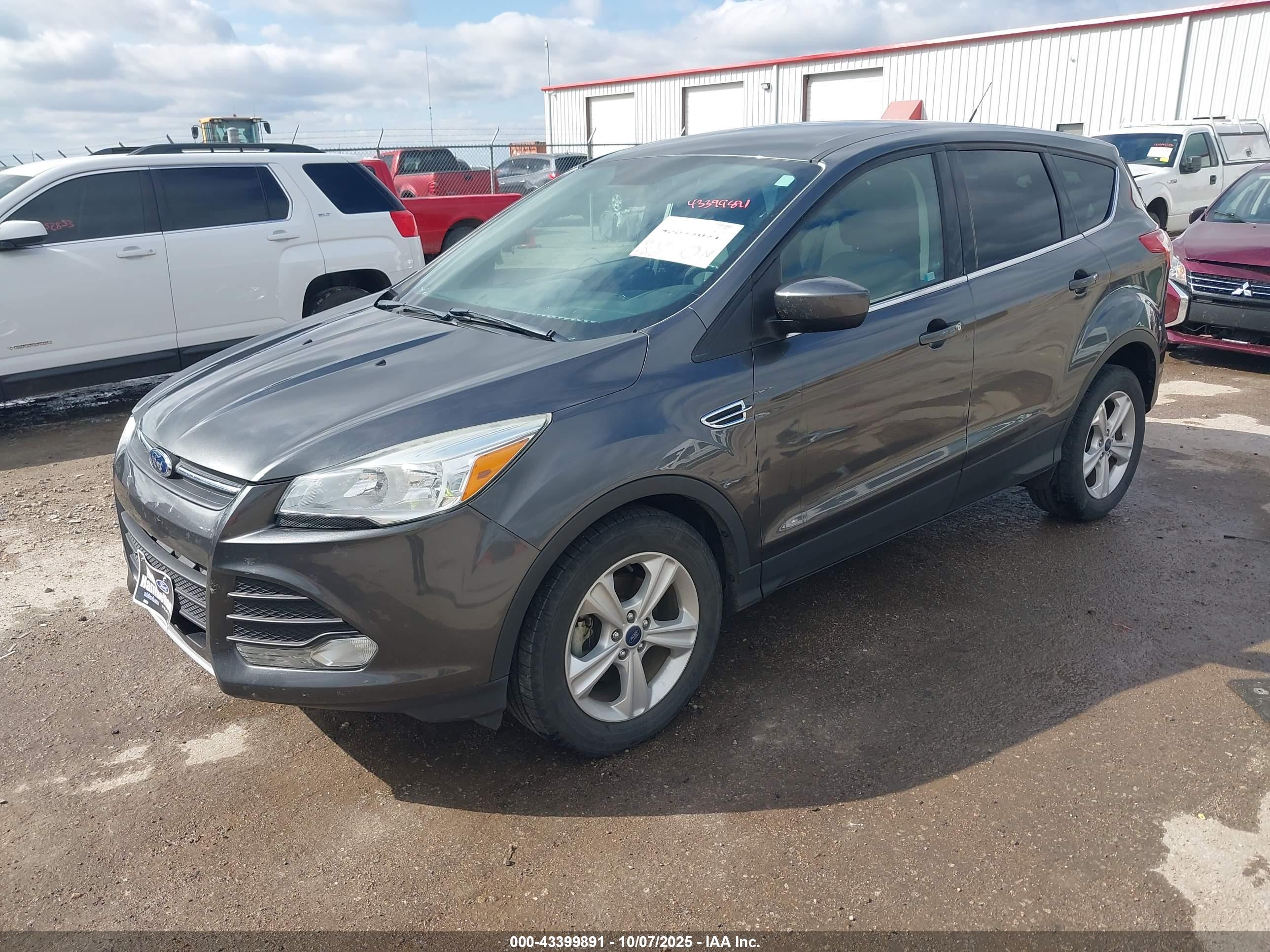 FORD ESCAPE image 2