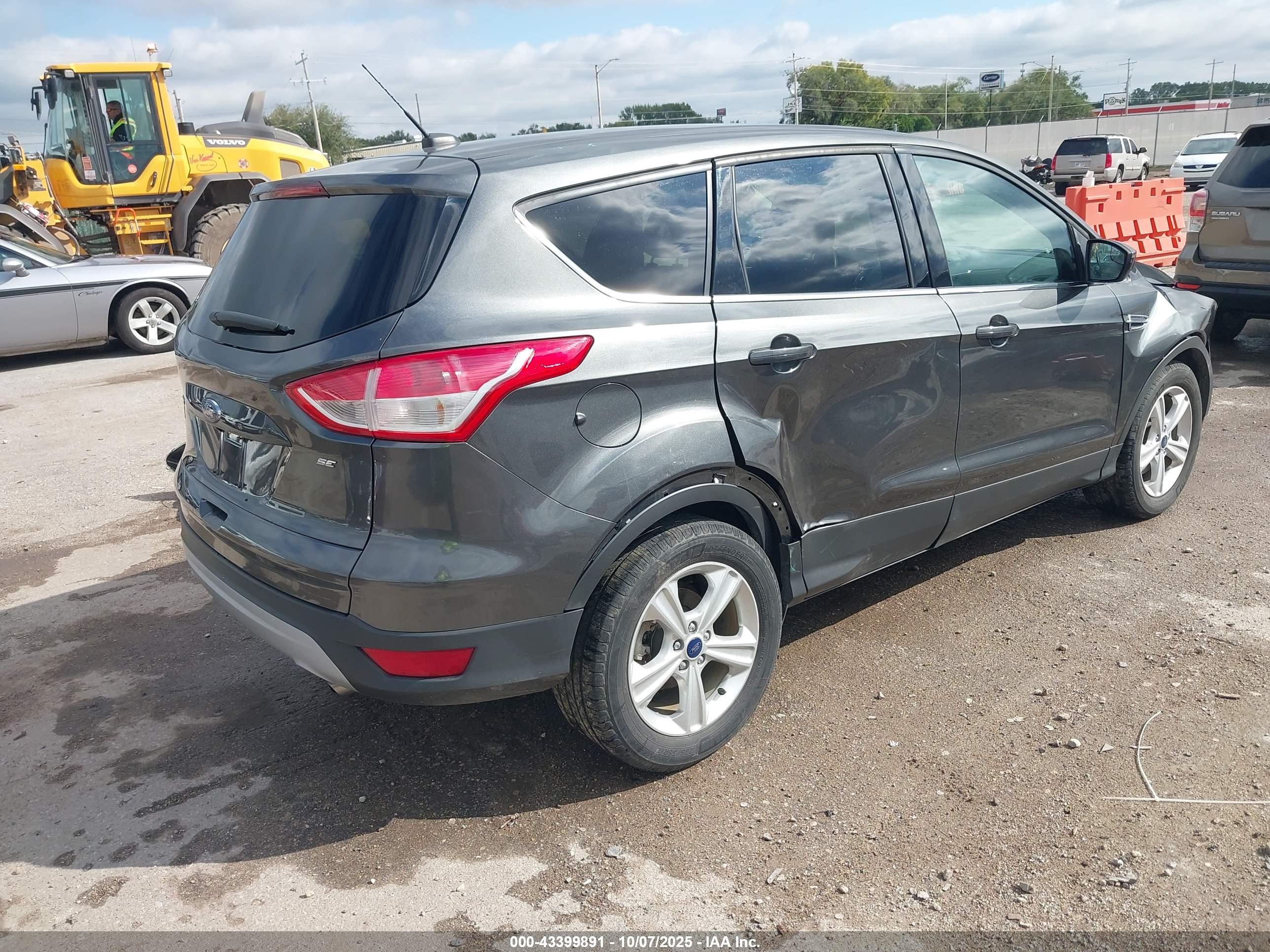 FORD ESCAPE image 4