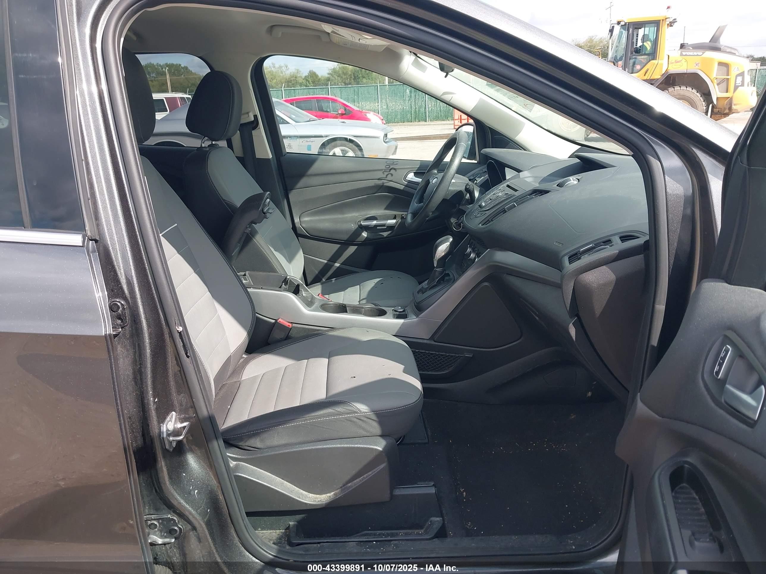 FORD ESCAPE image 5
