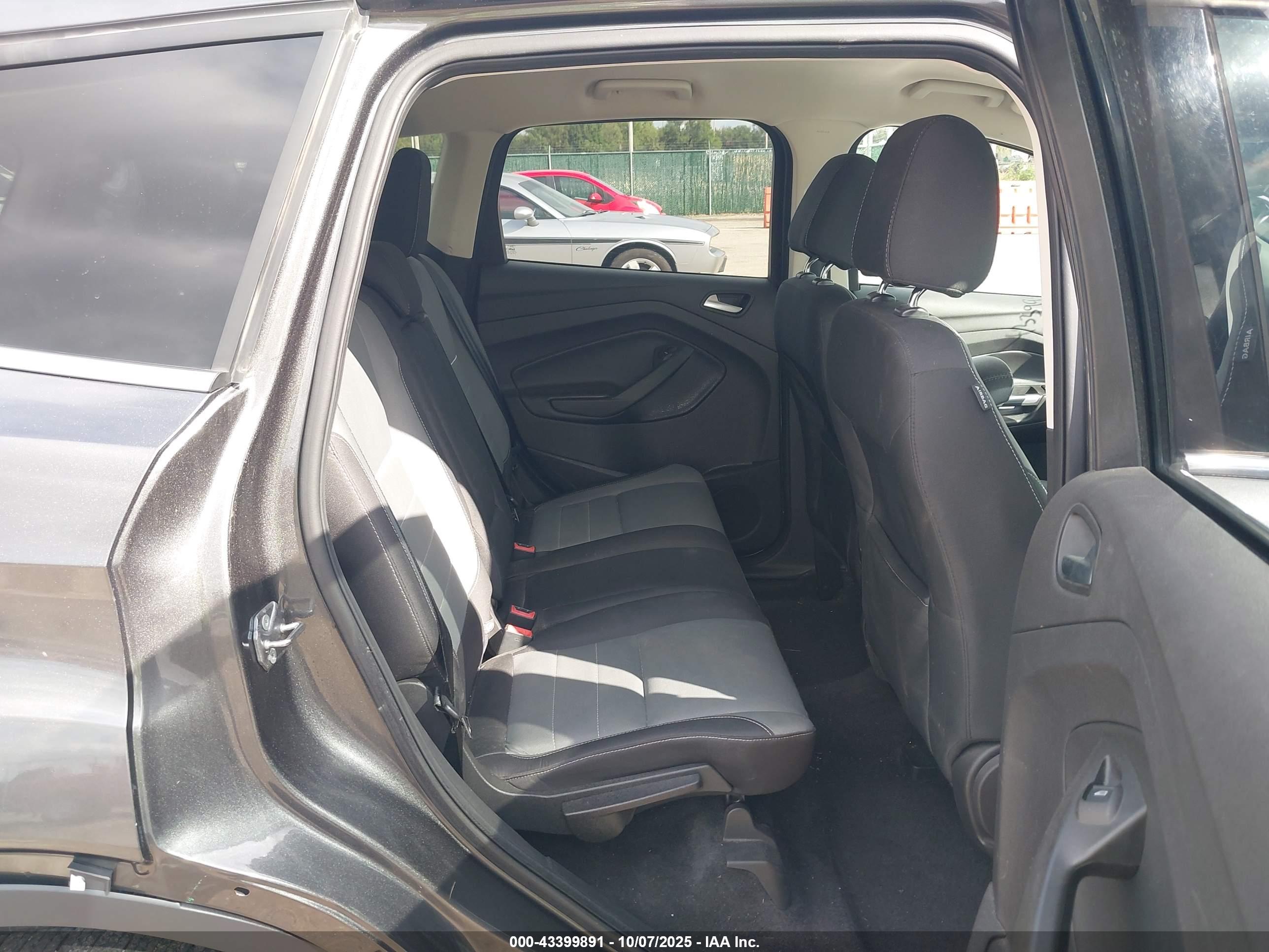FORD ESCAPE image 8