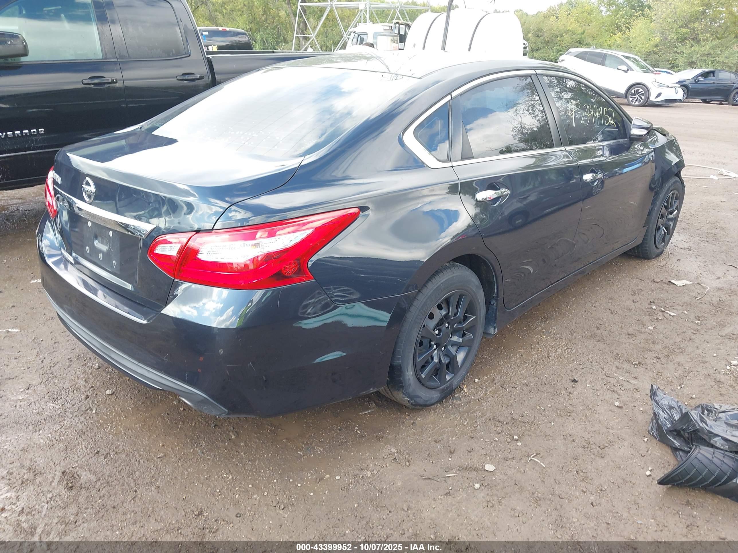 NISSAN ALTIMA image 4