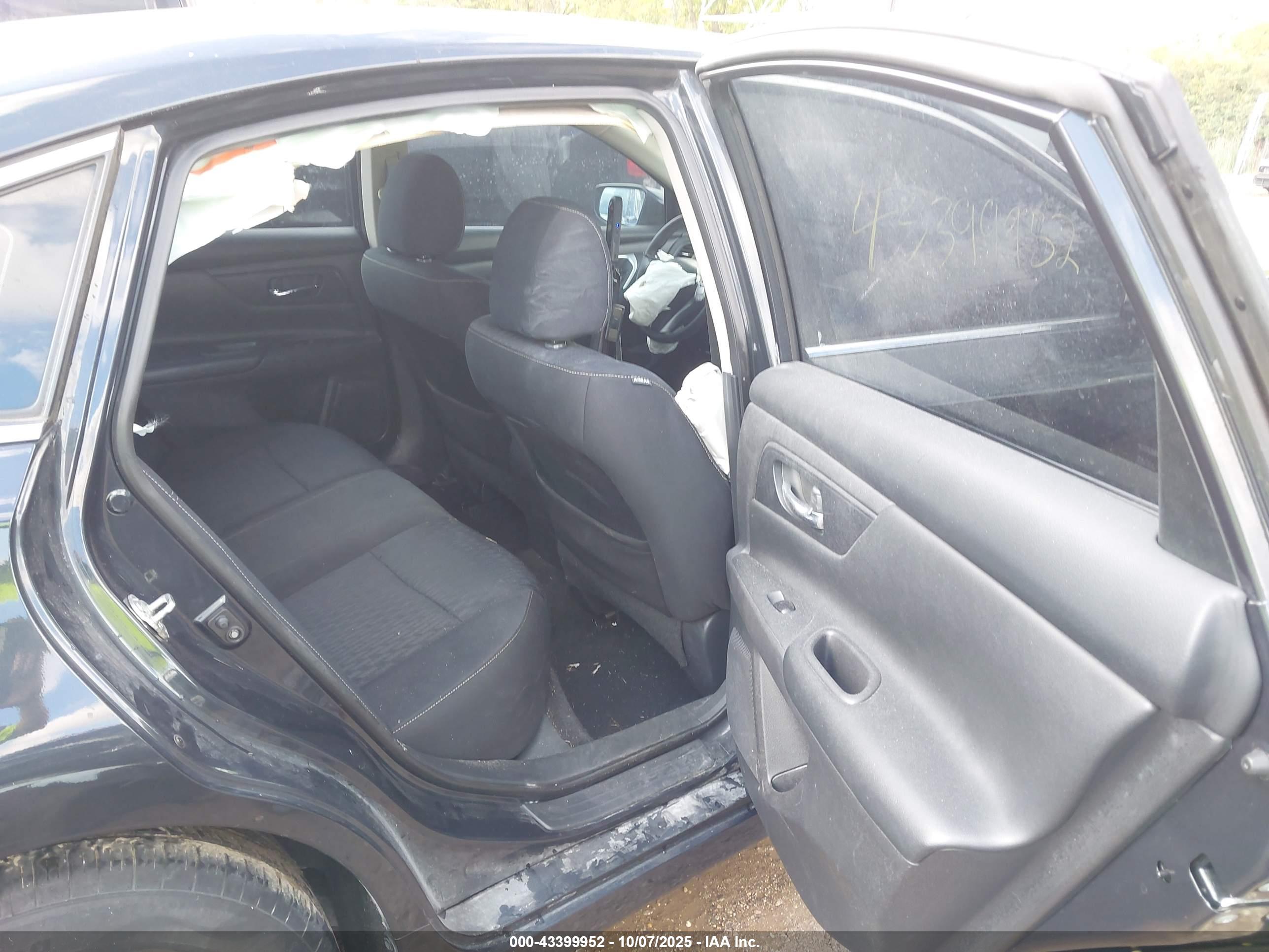 NISSAN ALTIMA image 8