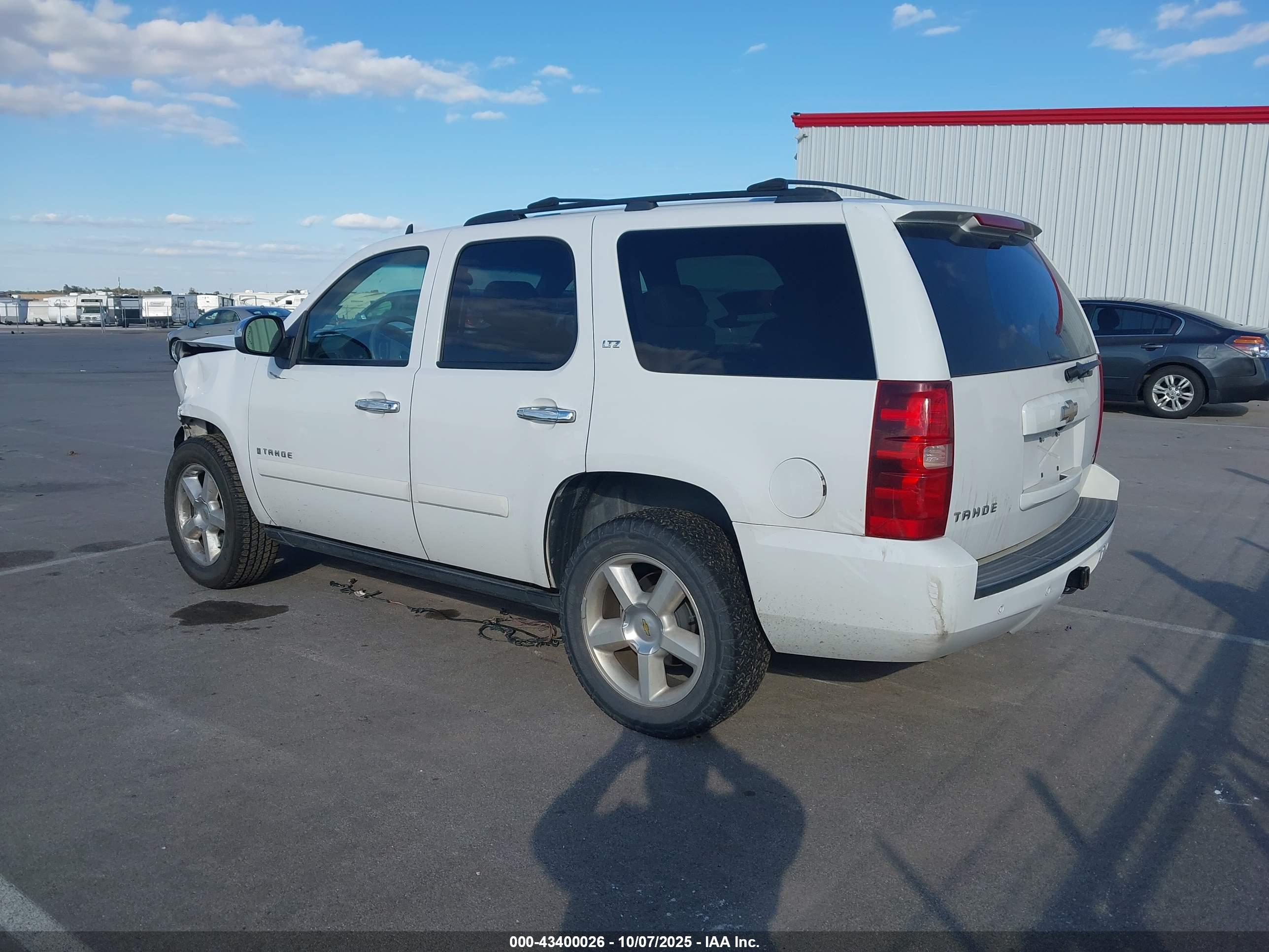 CHEVROLET TAHOE image 3