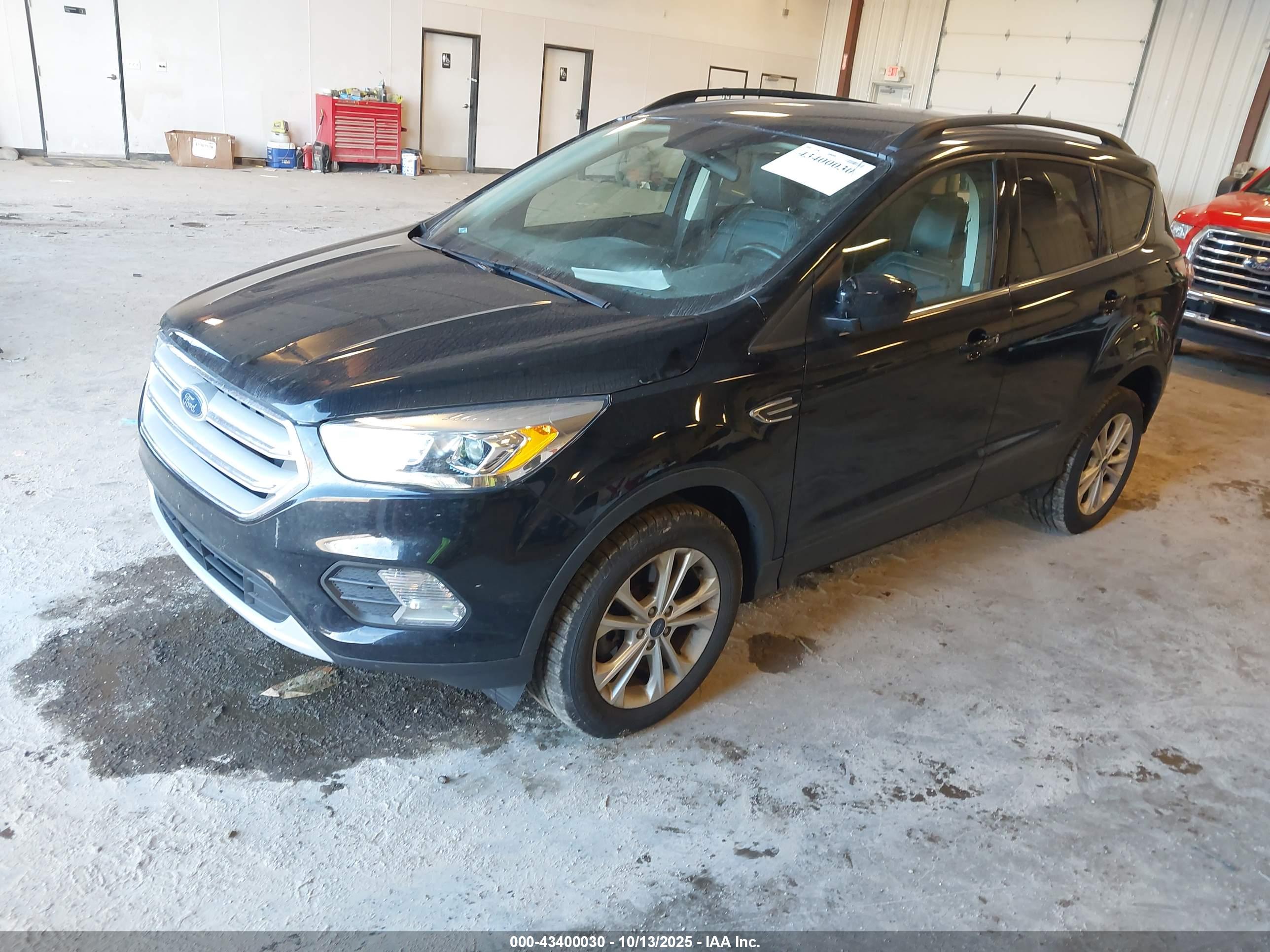 FORD ESCAPE image 2