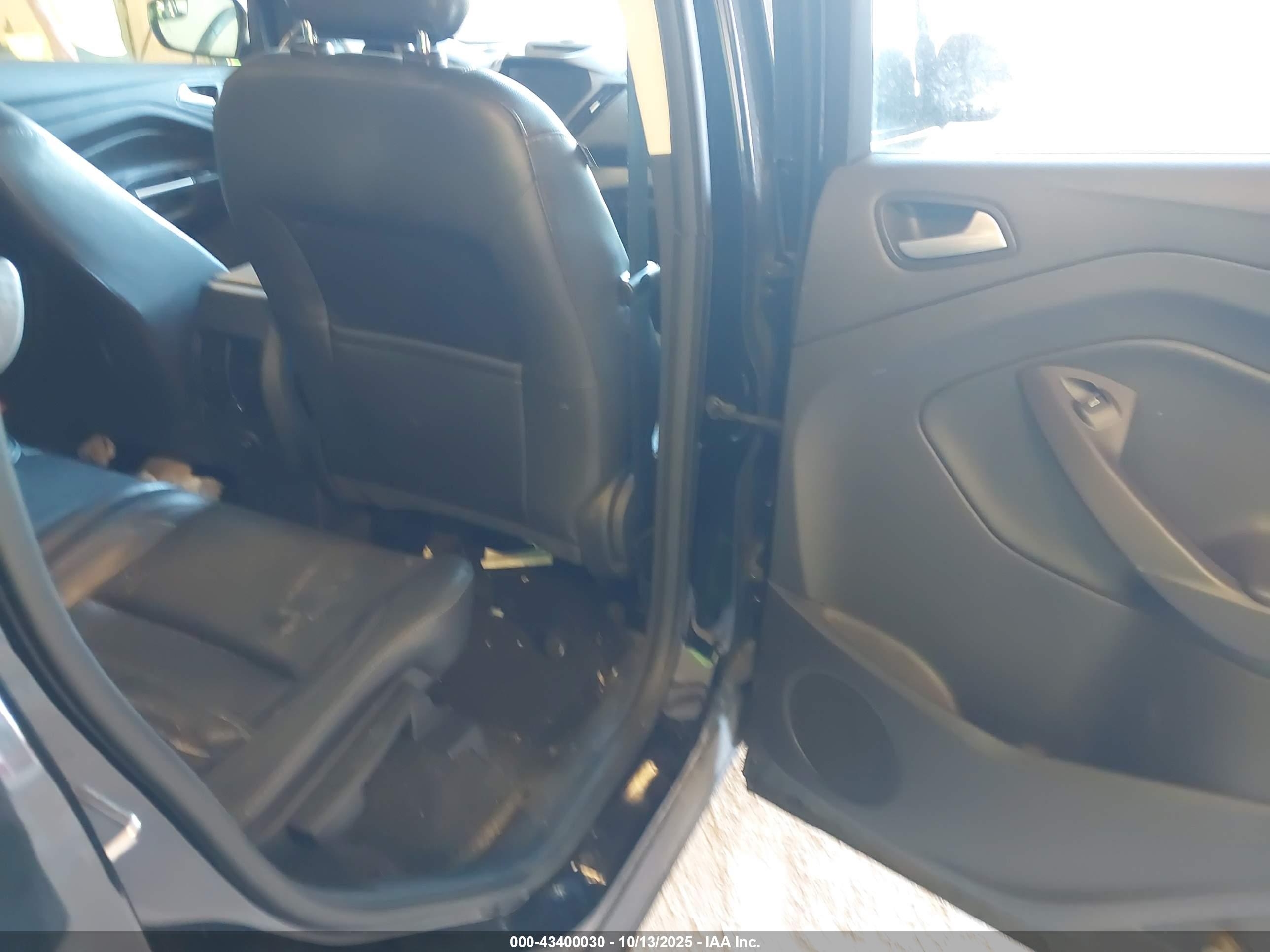 FORD ESCAPE image 8