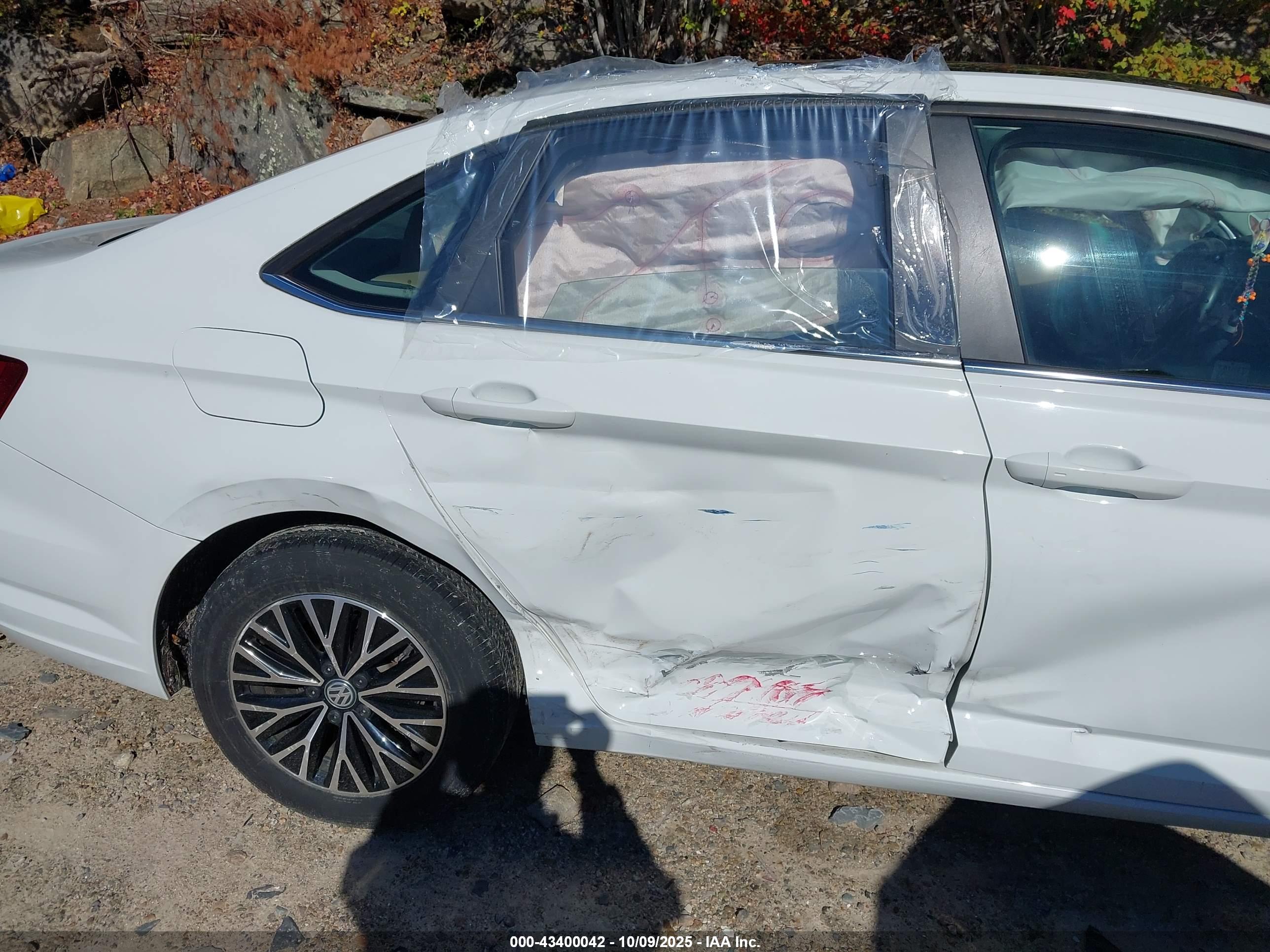 VOLKSWAGEN JETTA image 6