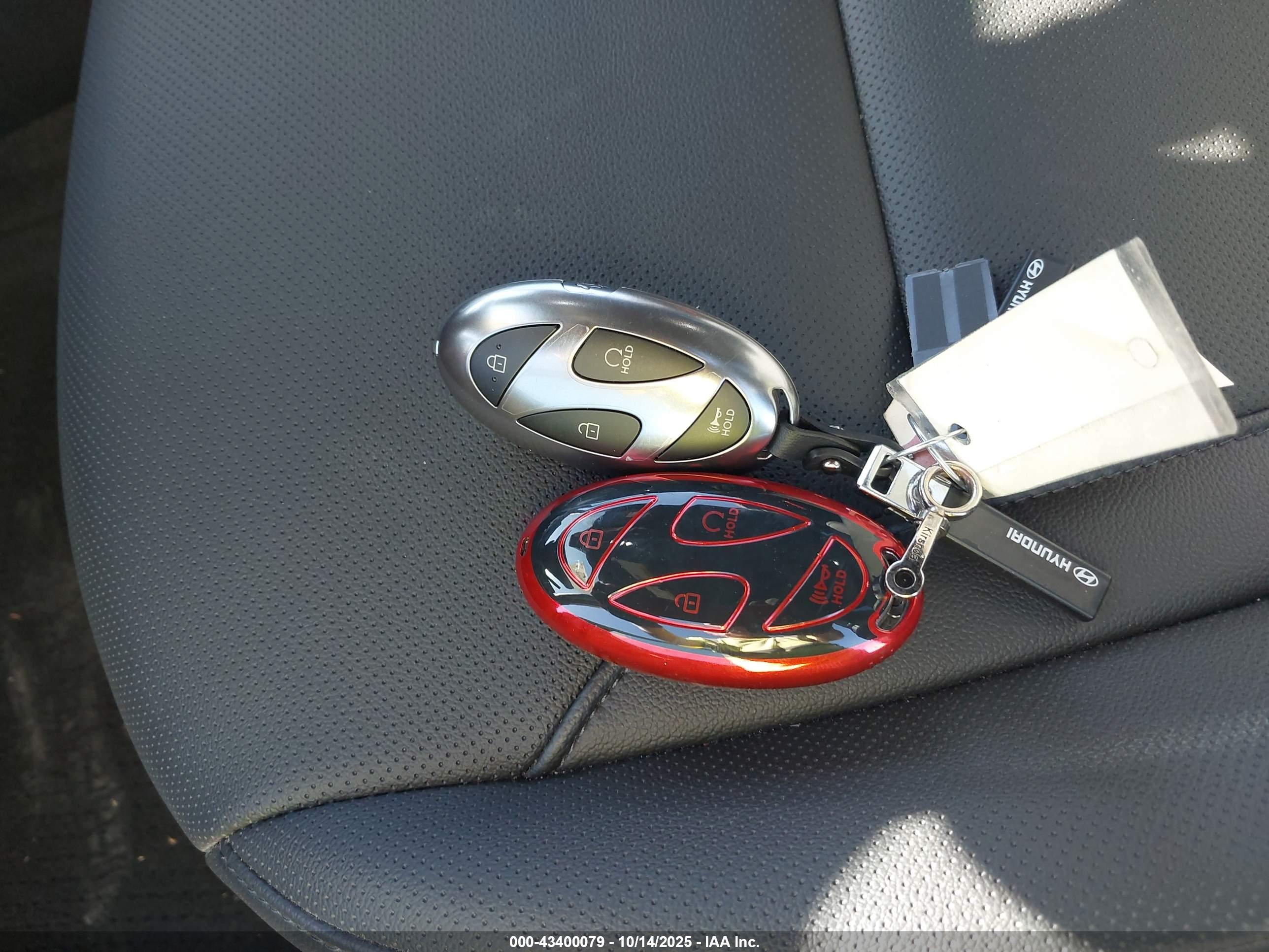 HYUNDAI SANTA image 11
